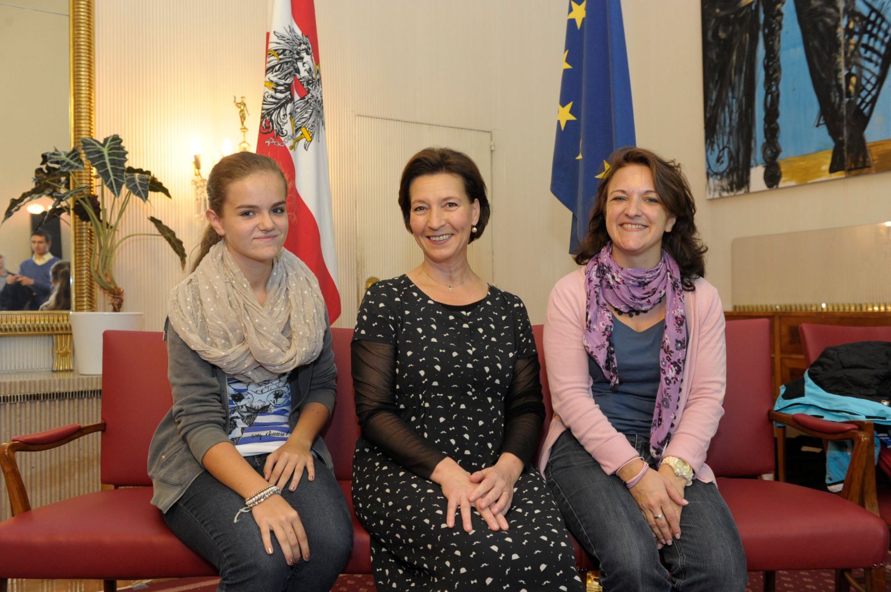Am 26. Oktober 2013 empfing Frauenministerin Gabriele Heinisch-Hosek im Rahmen des Nationalfeiertages Besucherinnen und Besucher im Bundeskanzleramt.