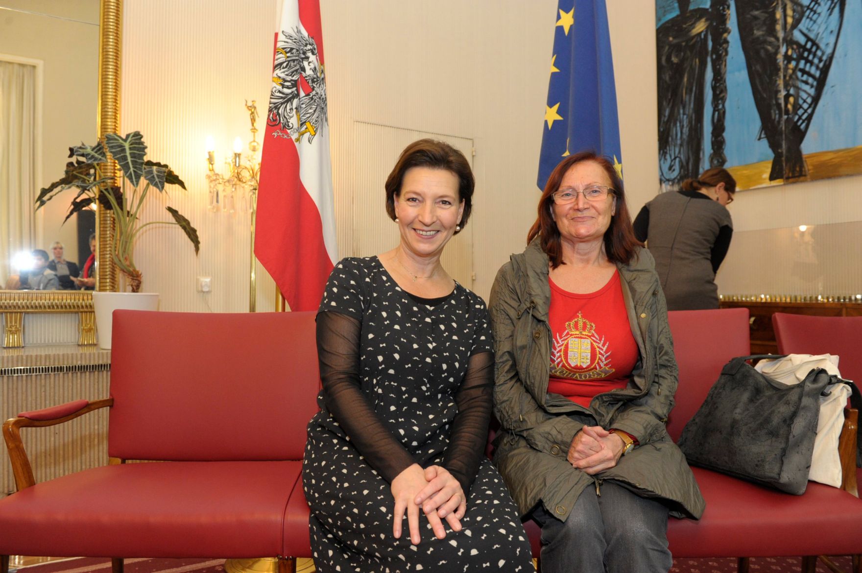 Am 26. Oktober 2013 empfing Frauenministerin Gabriele Heinisch-Hosek im Rahmen des Nationalfeiertages Besucherinnen und Besucher im Bundeskanzleramt.