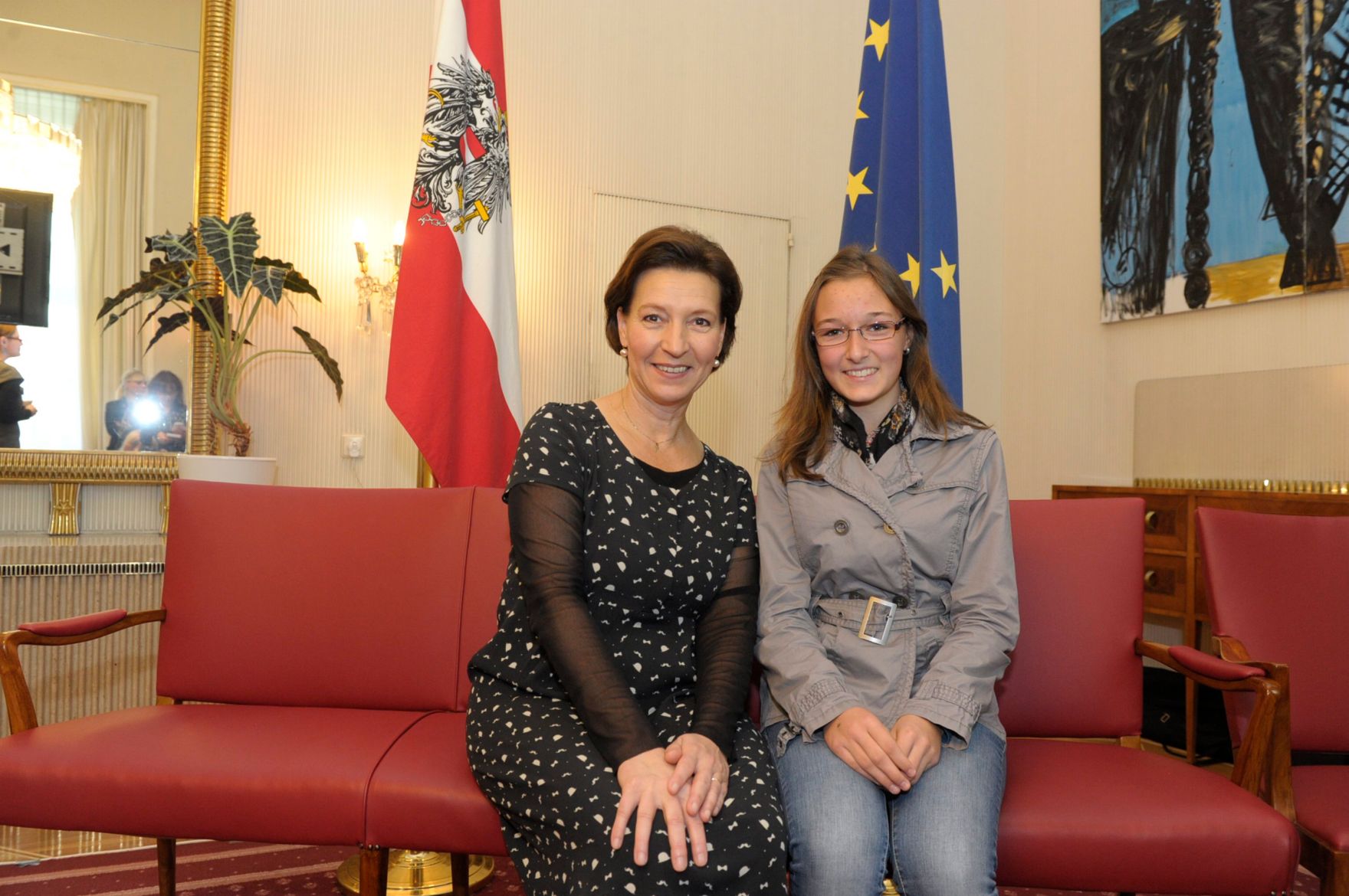 Am 26. Oktober 2013 empfing Frauenministerin Gabriele Heinisch-Hosek im Rahmen des Nationalfeiertages Besucherinnen und Besucher im Bundeskanzleramt.