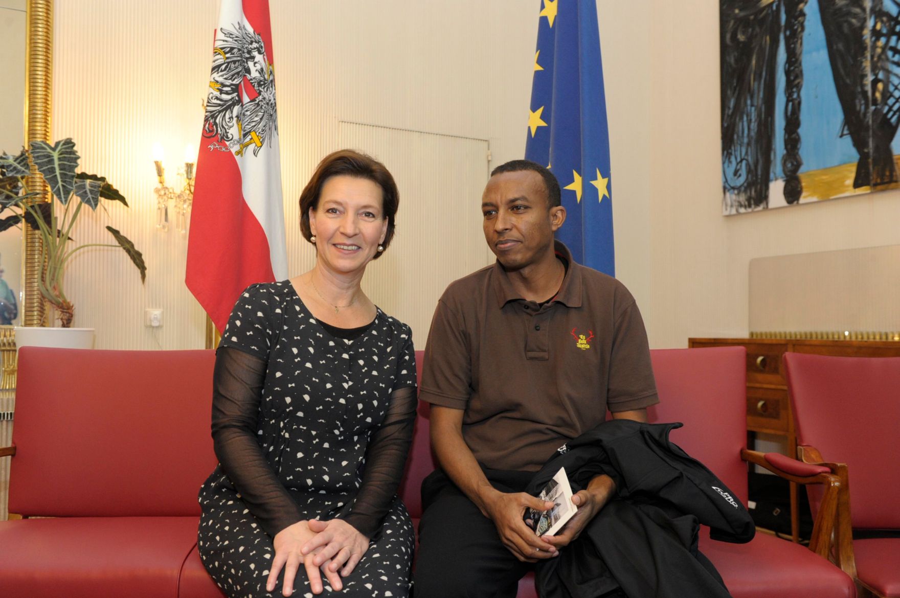 Am 26. Oktober 2013 empfing Frauenministerin Gabriele Heinisch-Hosek im Rahmen des Nationalfeiertages Besucherinnen und Besucher im Bundeskanzleramt.