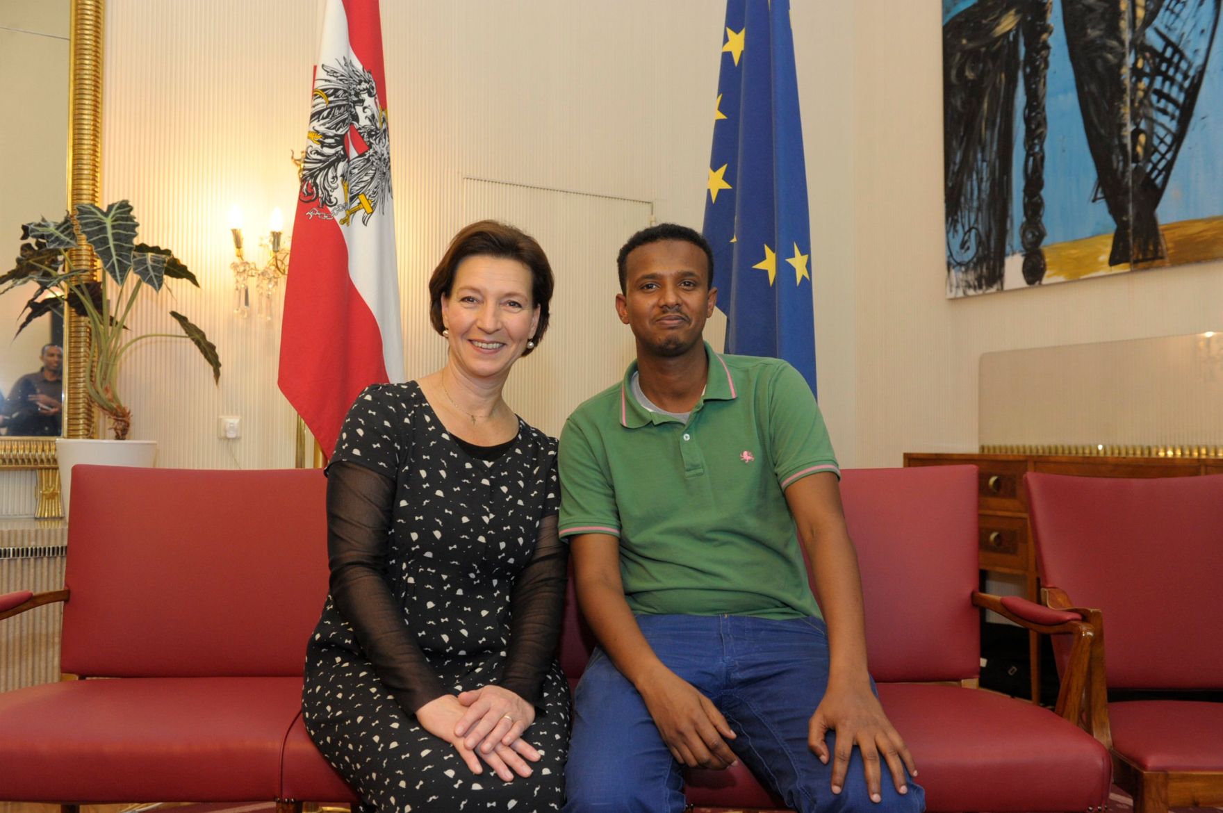 Am 26. Oktober 2013 empfing Frauenministerin Gabriele Heinisch-Hosek im Rahmen des Nationalfeiertages Besucherinnen und Besucher im Bundeskanzleramt.