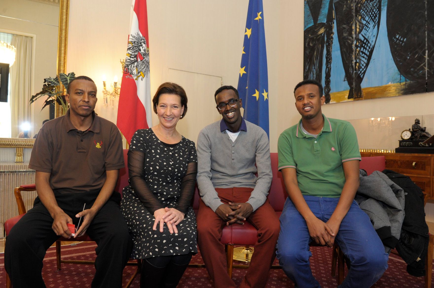 Am 26. Oktober 2013 empfing Frauenministerin Gabriele Heinisch-Hosek im Rahmen des Nationalfeiertages Besucherinnen und Besucher im Bundeskanzleramt.