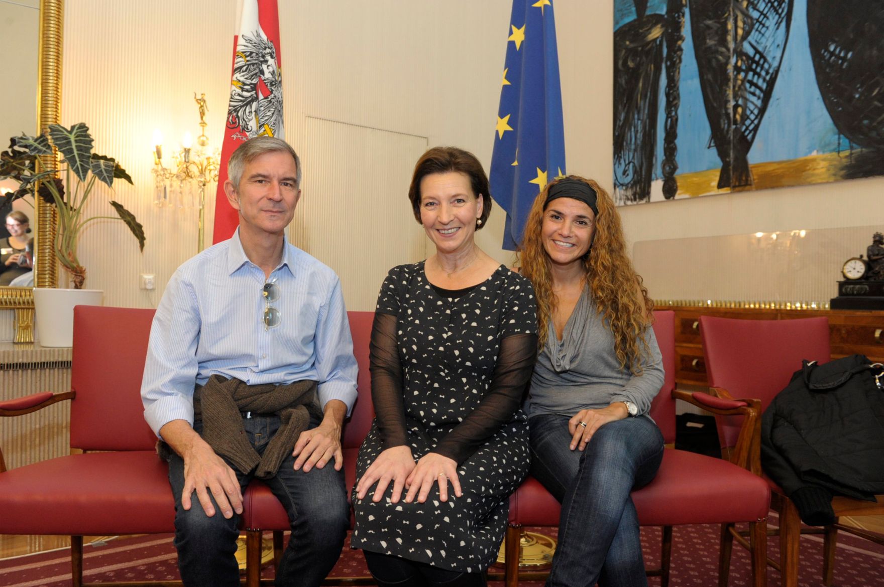Am 26. Oktober 2013 empfing Frauenministerin Gabriele Heinisch-Hosek im Rahmen des Nationalfeiertages Besucherinnen und Besucher im Bundeskanzleramt.