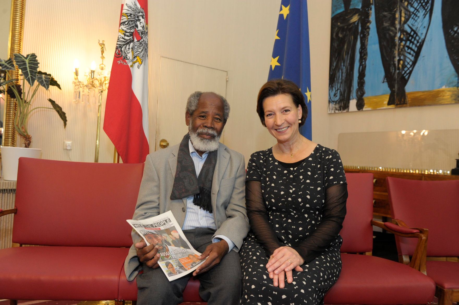 Am 26. Oktober 2013 empfing Frauenministerin Gabriele Heinisch-Hosek im Rahmen des Nationalfeiertages Besucherinnen und Besucher im Bundeskanzleramt.