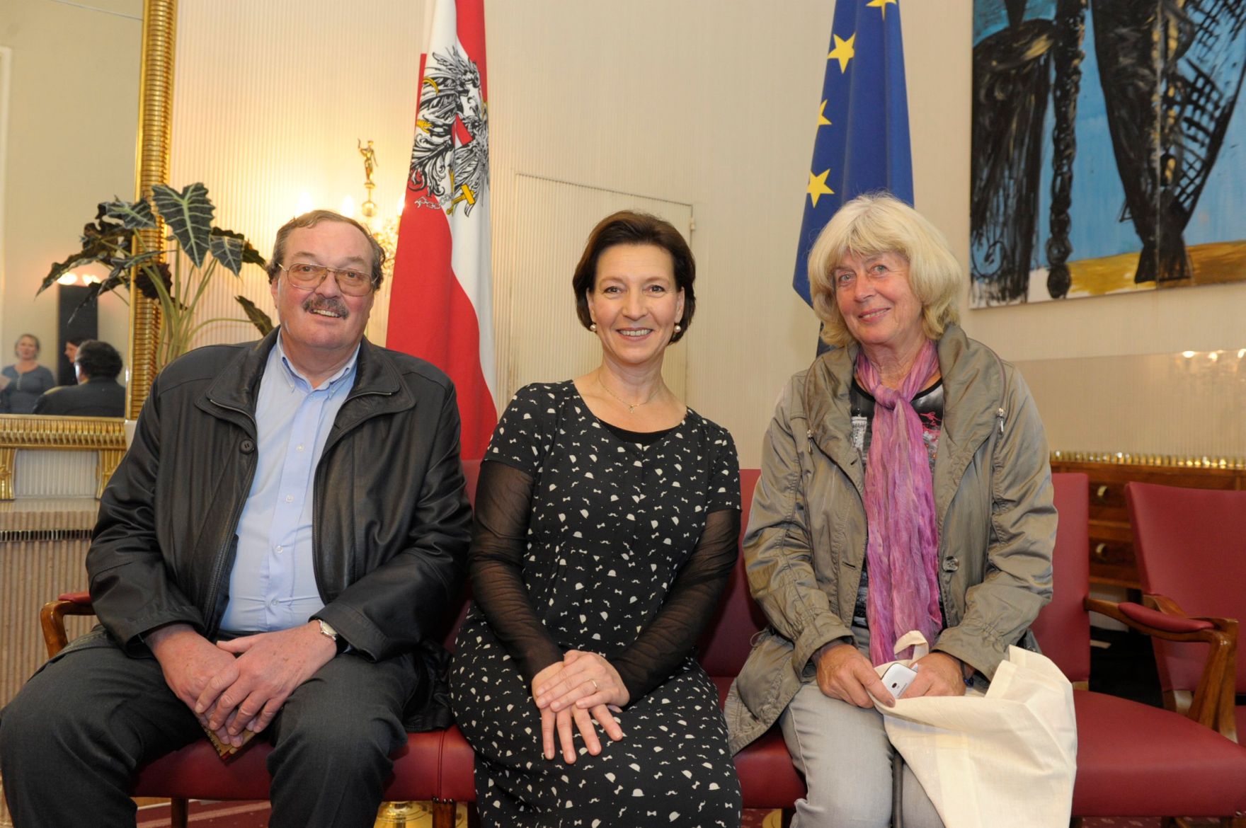 Am 26. Oktober 2013 empfing Frauenministerin Gabriele Heinisch-Hosek im Rahmen des Nationalfeiertages Besucherinnen und Besucher im Bundeskanzleramt.