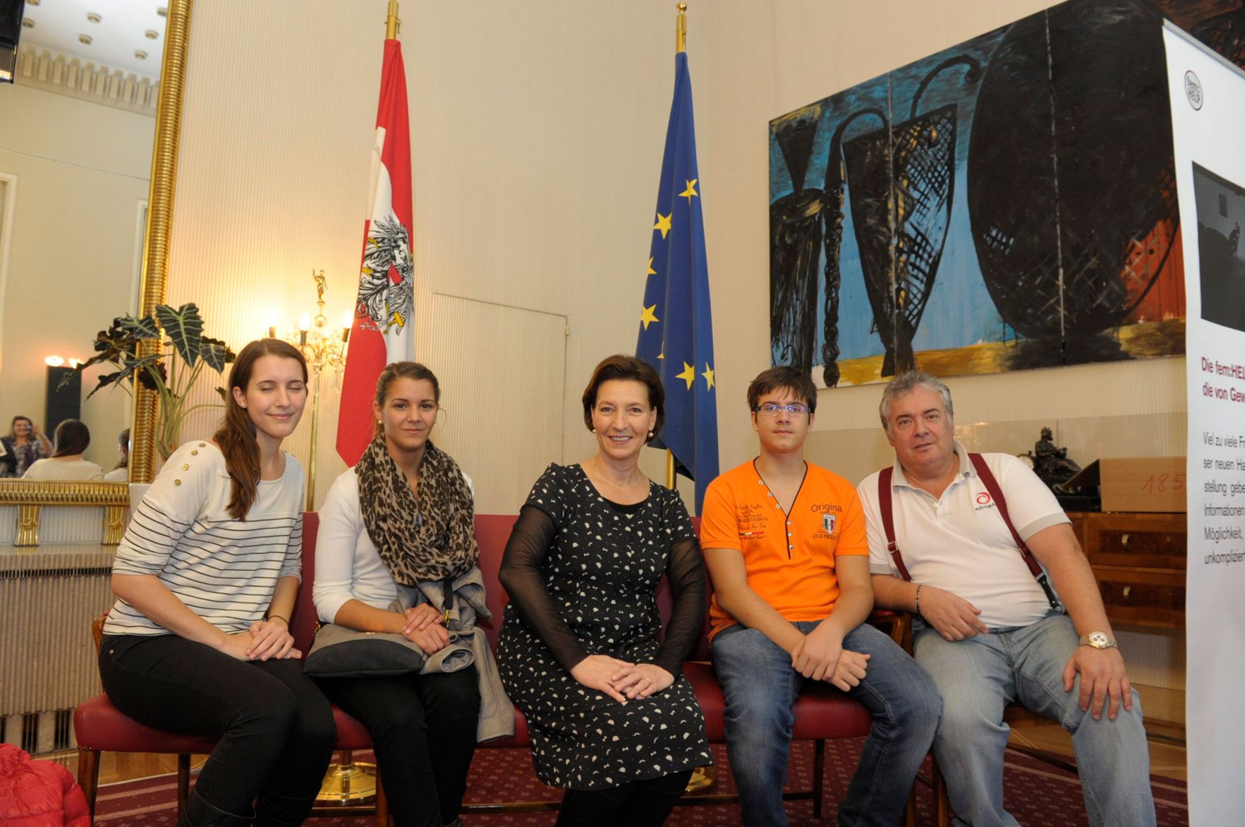 Am 26. Oktober 2013 empfing Frauenministerin Gabriele Heinisch-Hosek im Rahmen des Nationalfeiertages Besucherinnen und Besucher im Bundeskanzleramt.