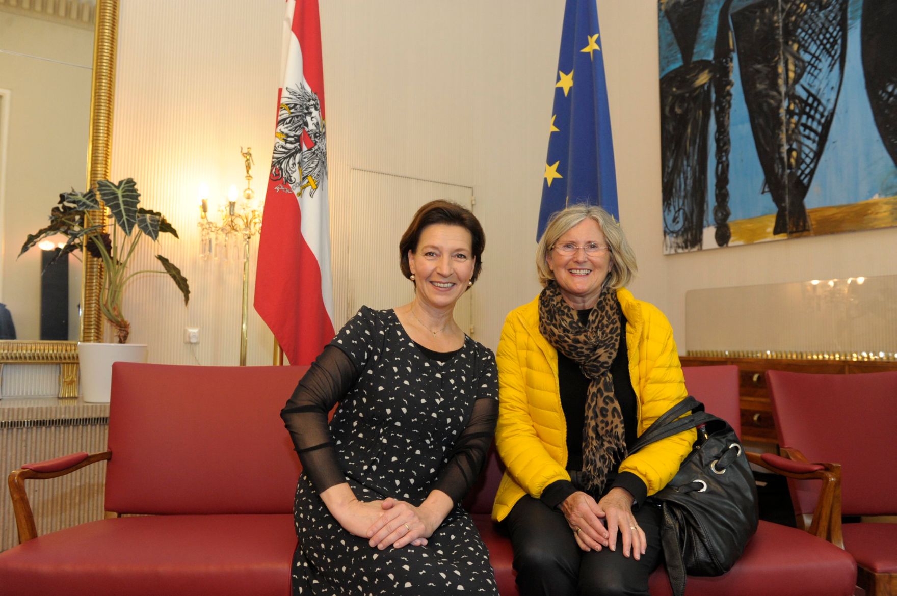 Am 26. Oktober 2013 empfing Frauenministerin Gabriele Heinisch-Hosek im Rahmen des Nationalfeiertages Besucherinnen und Besucher im Bundeskanzleramt.