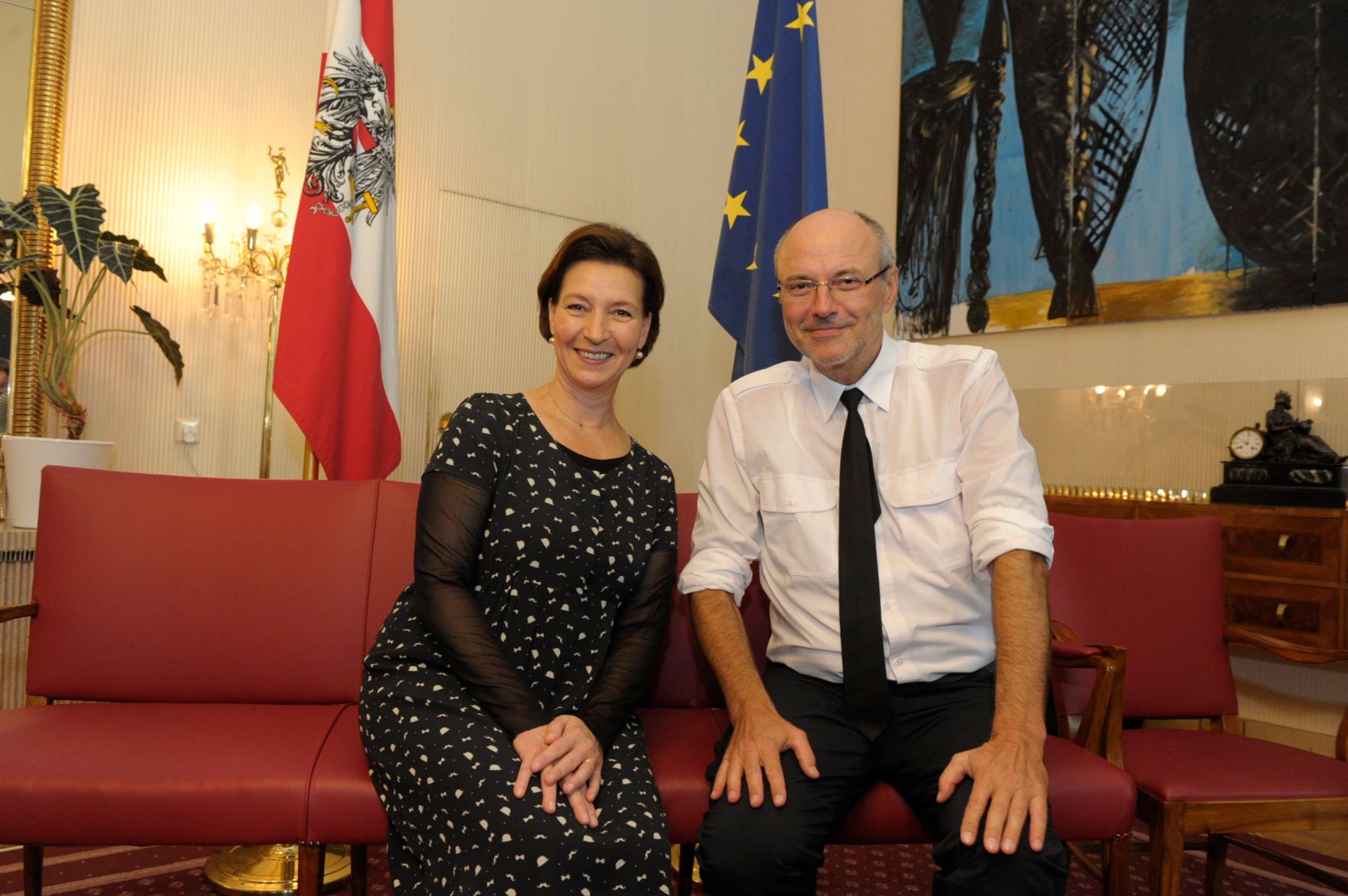 Am 26. Oktober 2013 empfing Frauenministerin Gabriele Heinisch-Hosek im Rahmen des Nationalfeiertages Besucherinnen und Besucher im Bundeskanzleramt.