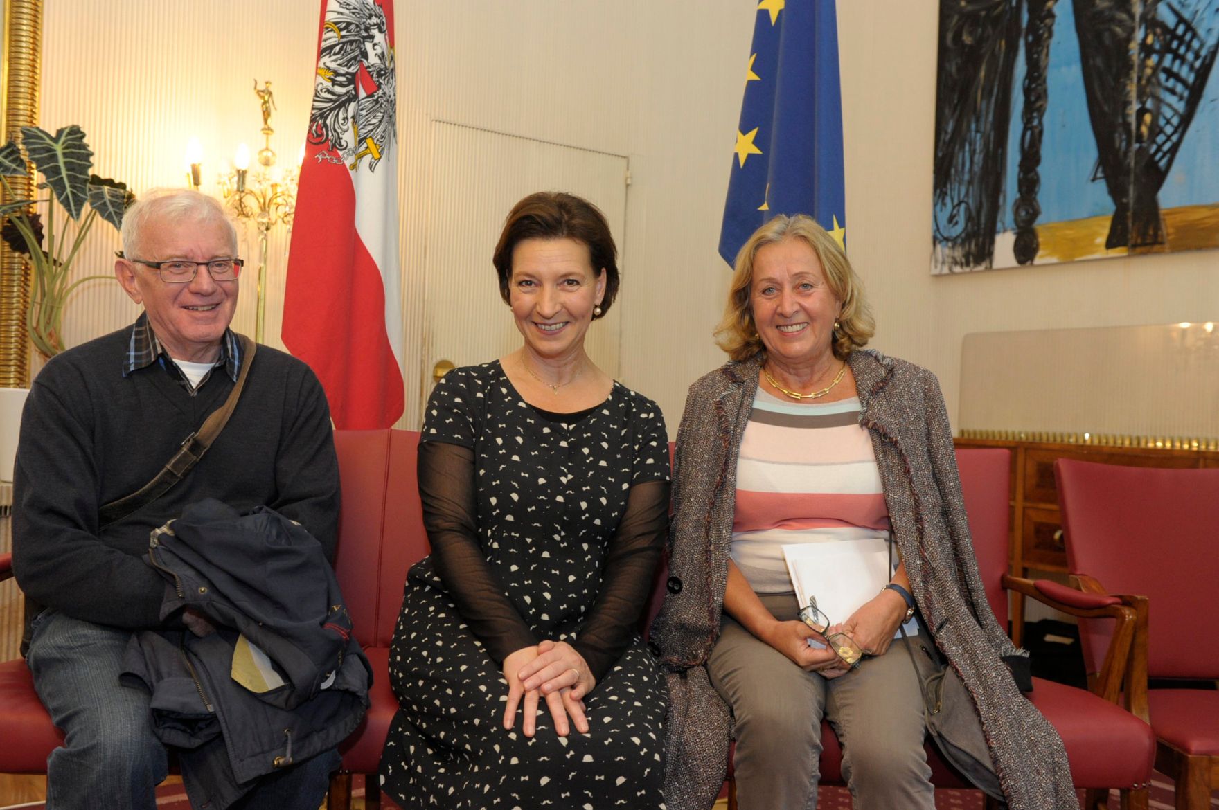 Am 26. Oktober 2013 empfing Frauenministerin Gabriele Heinisch-Hosek im Rahmen des Nationalfeiertages Besucherinnen und Besucher im Bundeskanzleramt.