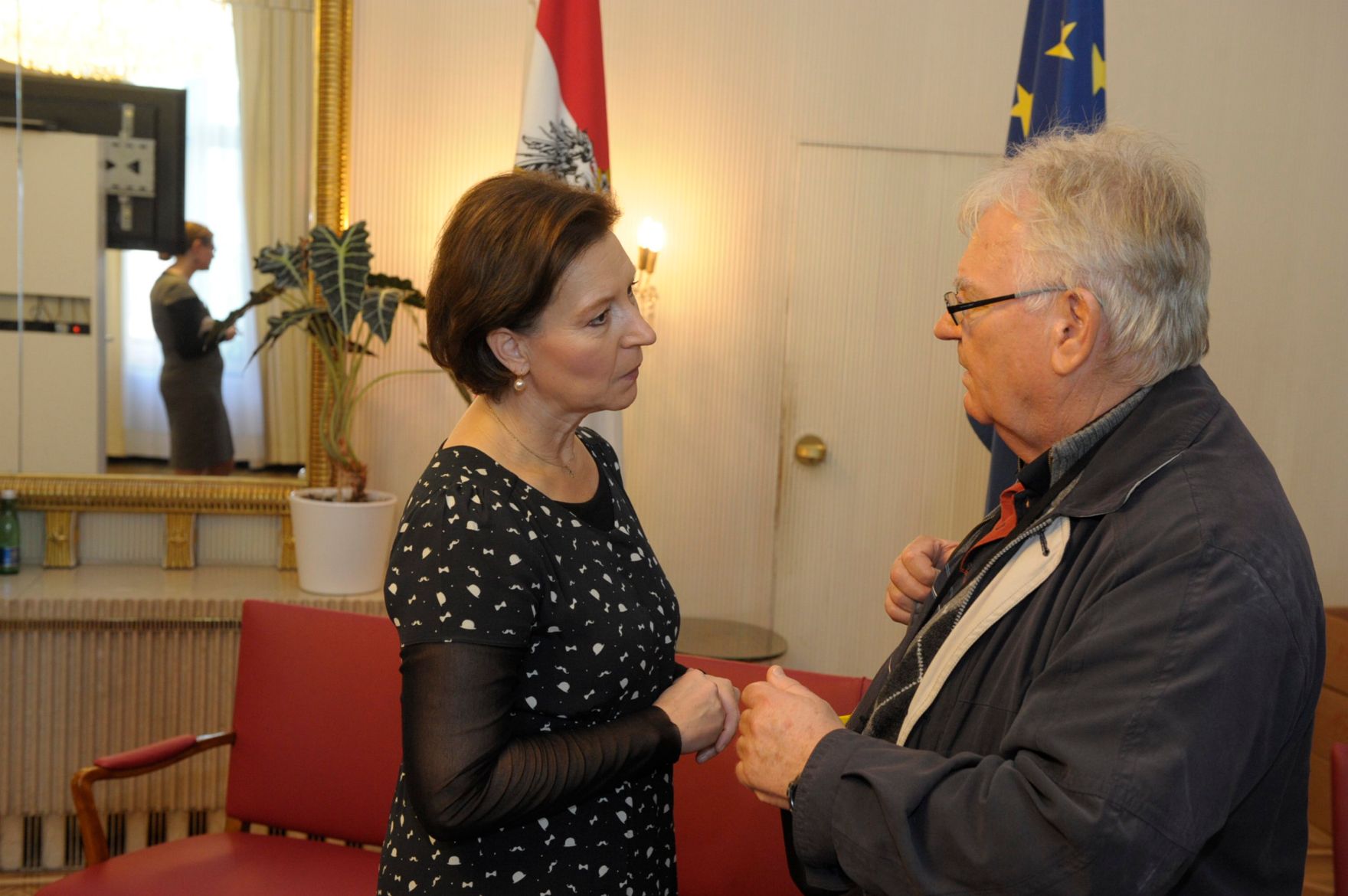 Am 26. Oktober 2013 empfing Frauenministerin Gabriele Heinisch-Hosek im Rahmen des Nationalfeiertages Besucherinnen und Besucher im Bundeskanzleramt.
