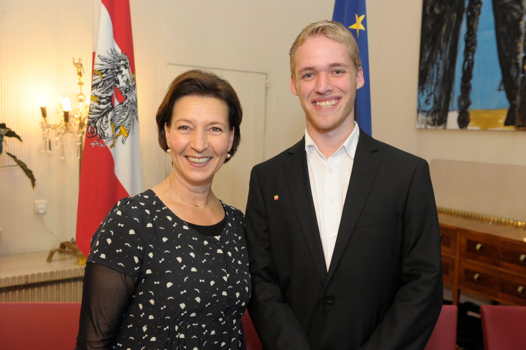 Am 26. Oktober 2013 empfing Frauenministerin Gabriele Heinisch-Hosek im Rahmen des Nationalfeiertages Besucherinnen und Besucher im Bundeskanzleramt.