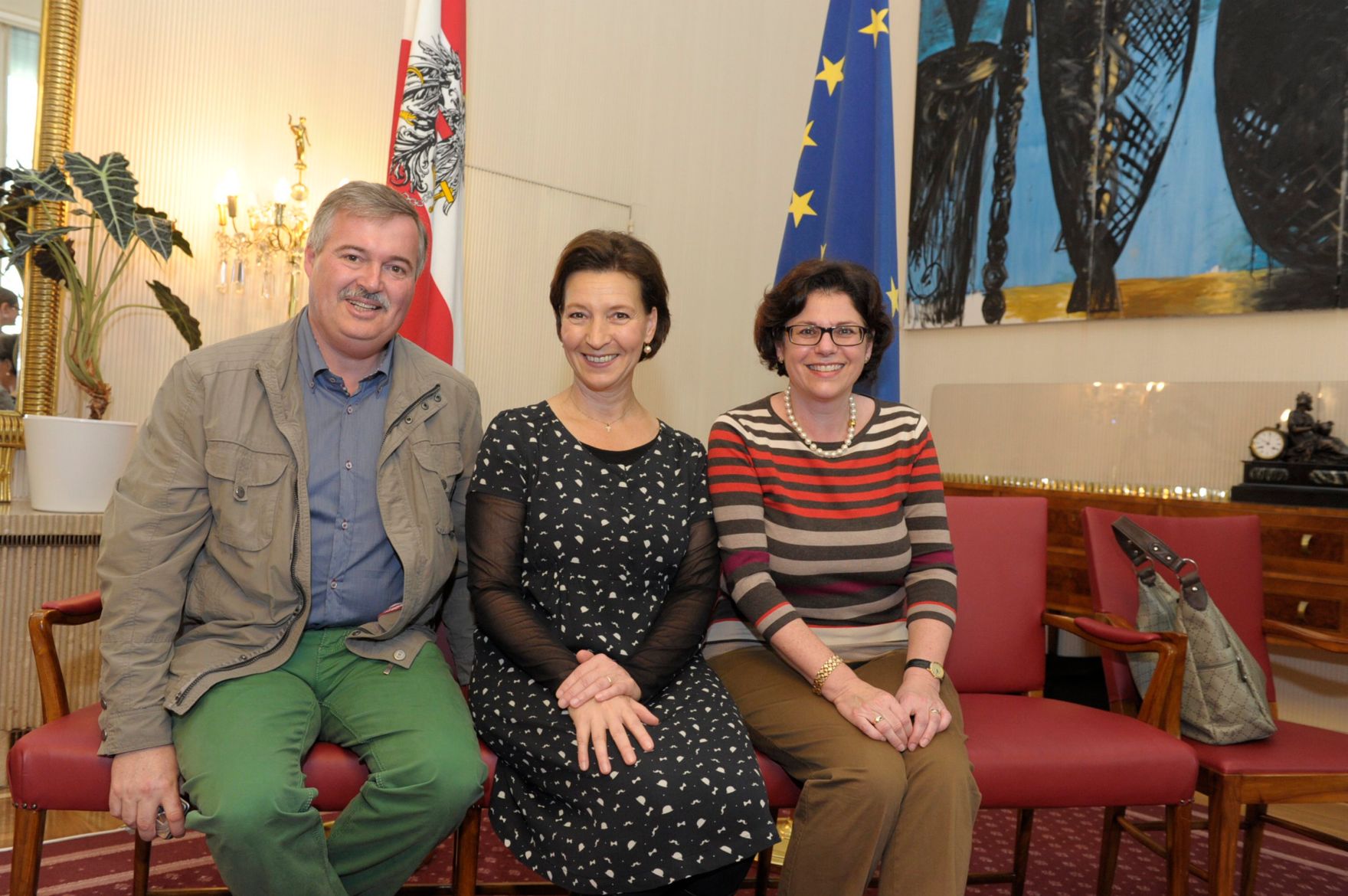 Am 26. Oktober 2013 empfing Frauenministerin Gabriele Heinisch-Hosek im Rahmen des Nationalfeiertages Besucherinnen und Besucher im Bundeskanzleramt.