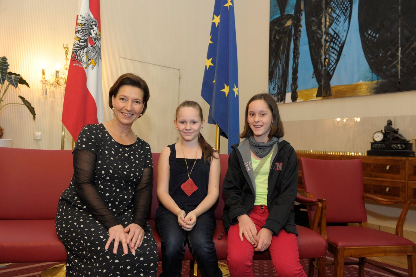 Am 26. Oktober 2013 empfing Frauenministerin Gabriele Heinisch-Hosek im Rahmen des Nationalfeiertages Besucherinnen und Besucher im Bundeskanzleramt.
