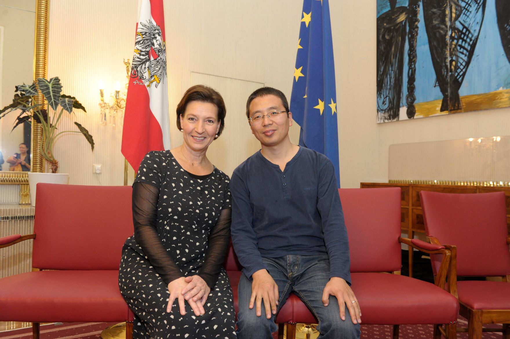 Am 26. Oktober 2013 empfing Frauenministerin Gabriele Heinisch-Hosek im Rahmen des Nationalfeiertages Besucherinnen und Besucher im Bundeskanzleramt.