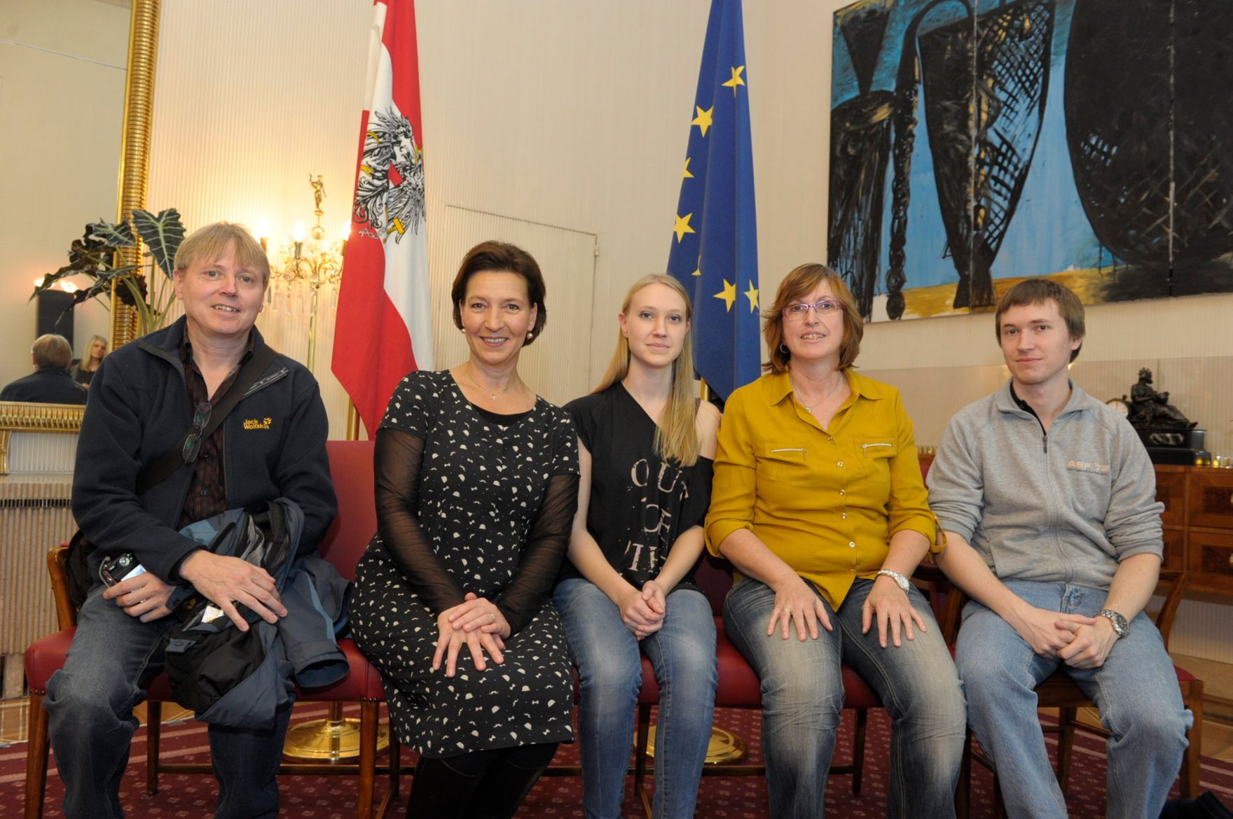 Am 26. Oktober 2013 empfing Frauenministerin Gabriele Heinisch-Hosek im Rahmen des Nationalfeiertages Besucherinnen und Besucher im Bundeskanzleramt.