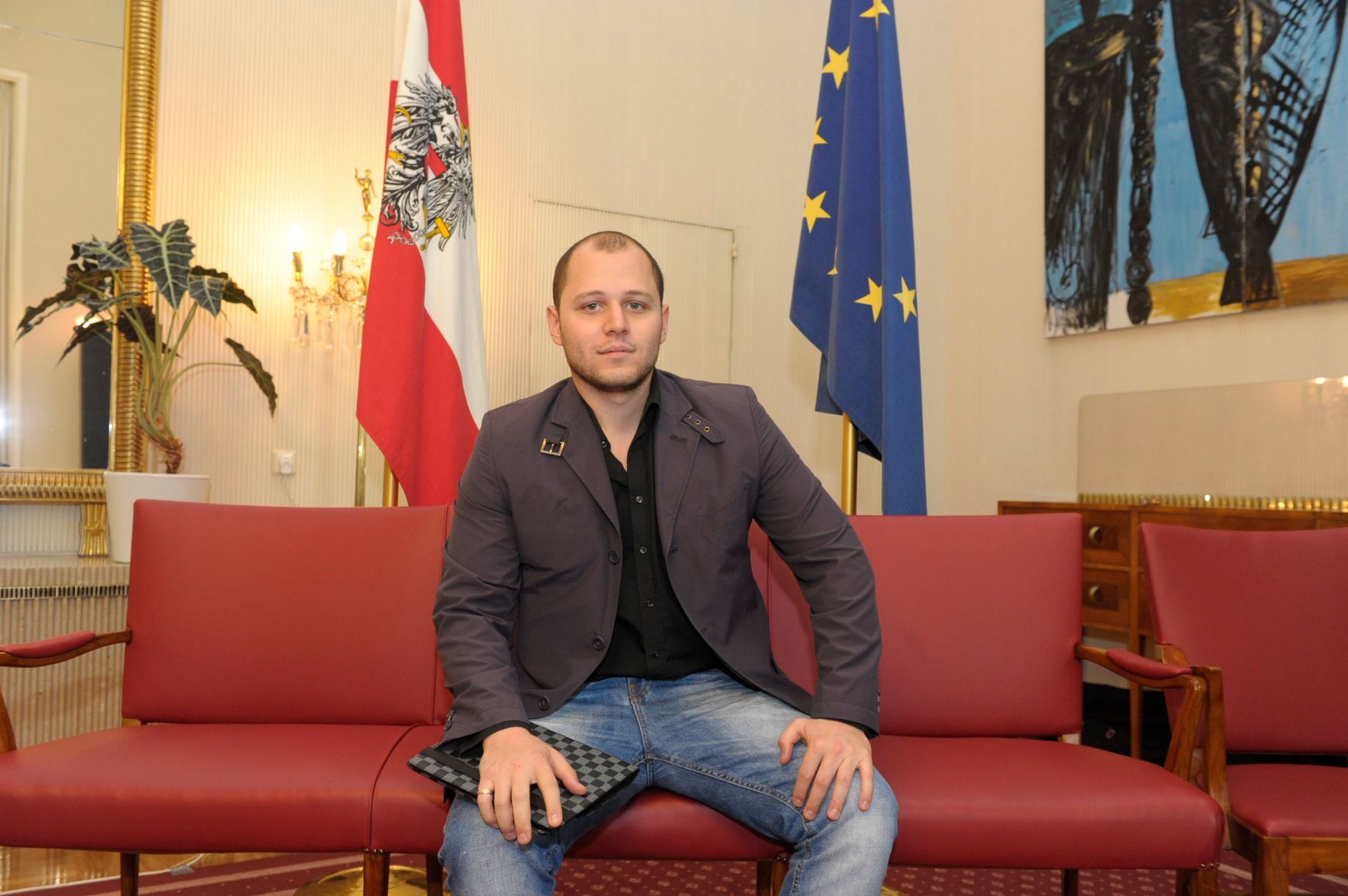 Am 26. Oktober 2013 empfing Frauenministerin Gabriele Heinisch-Hosek im Rahmen des Nationalfeiertages Besucherinnen und Besucher im Bundeskanzleramt.