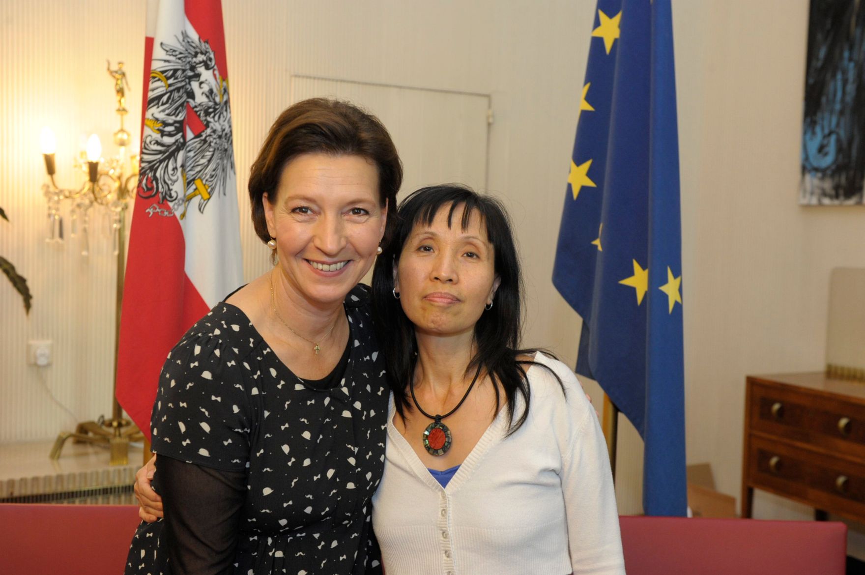 Am 26. Oktober 2013 empfing Frauenministerin Gabriele Heinisch-Hosek im Rahmen des Nationalfeiertages Besucherinnen und Besucher im Bundeskanzleramt.