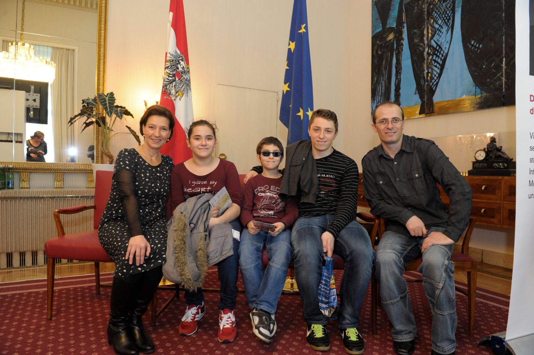 Am 26. Oktober 2013 empfing Frauenministerin Gabriele Heinisch-Hosek im Rahmen des Nationalfeiertages Besucherinnen und Besucher im Bundeskanzleramt.