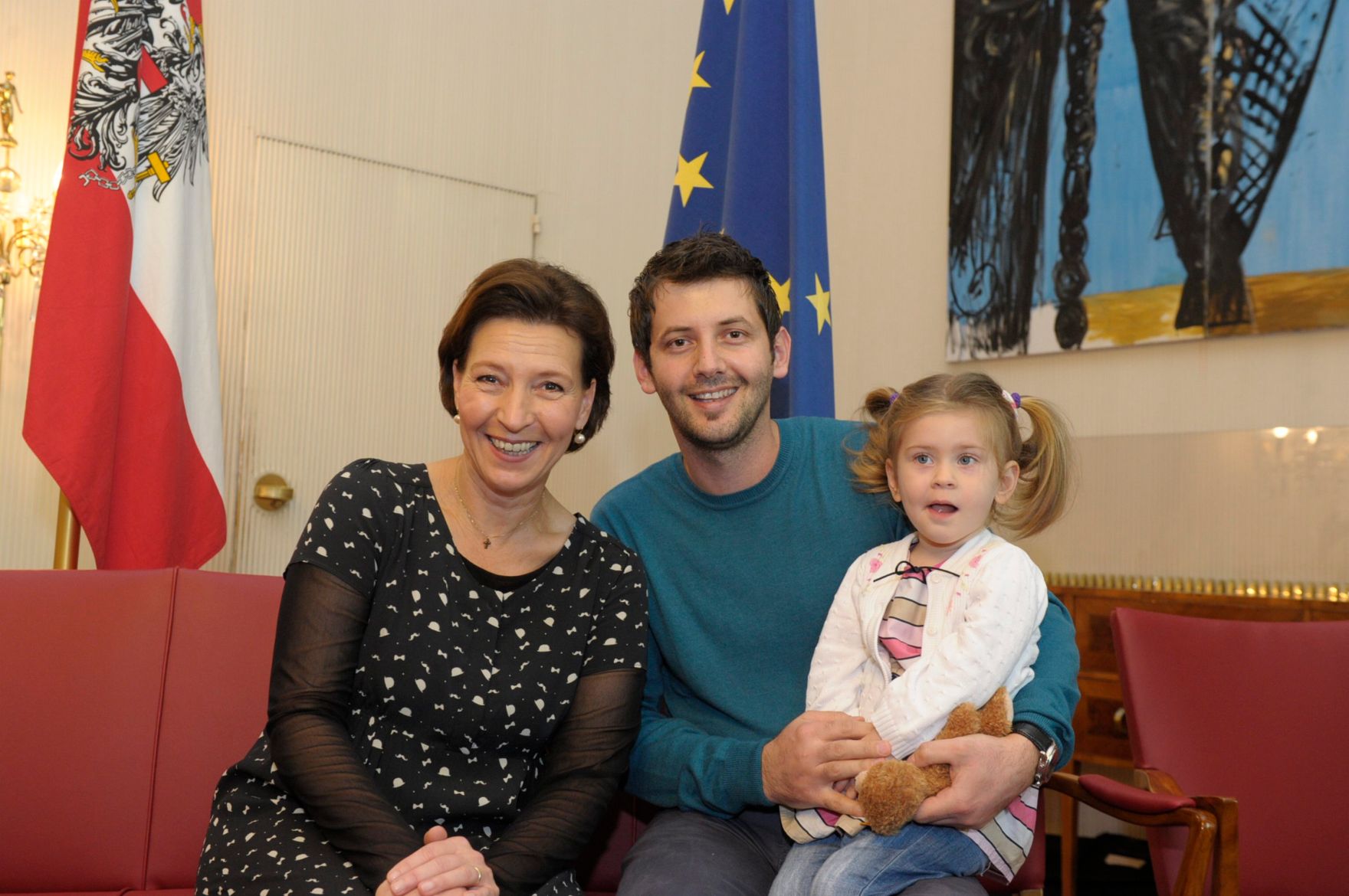 Am 26. Oktober 2013 empfing Frauenministerin Gabriele Heinisch-Hosek im Rahmen des Nationalfeiertages Besucherinnen und Besucher im Bundeskanzleramt.