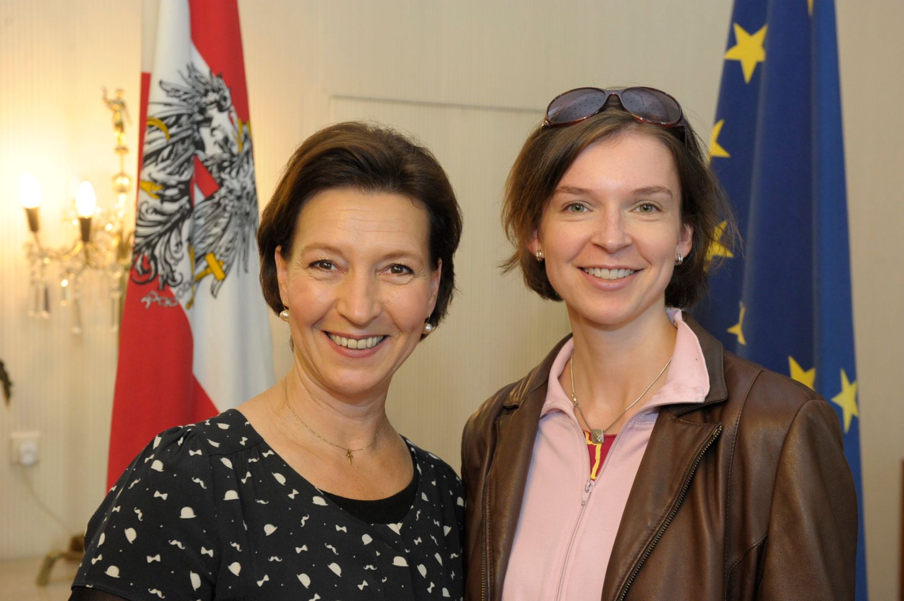 Am 26. Oktober 2013 empfing Frauenministerin Gabriele Heinisch-Hosek im Rahmen des Nationalfeiertages Besucherinnen und Besucher im Bundeskanzleramt.
