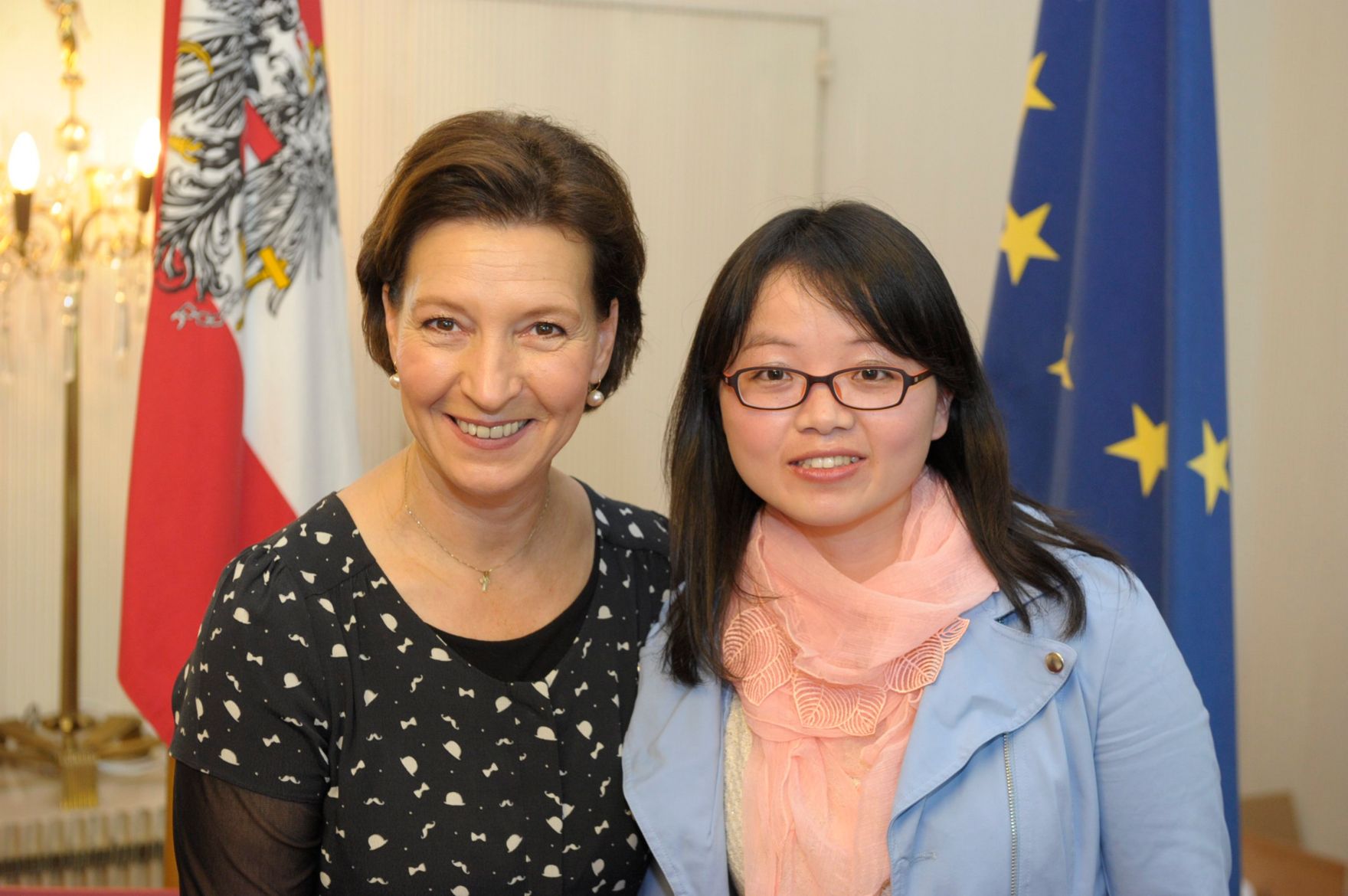 Am 26. Oktober 2013 empfing Frauenministerin Gabriele Heinisch-Hosek im Rahmen des Nationalfeiertages Besucherinnen und Besucher im Bundeskanzleramt.