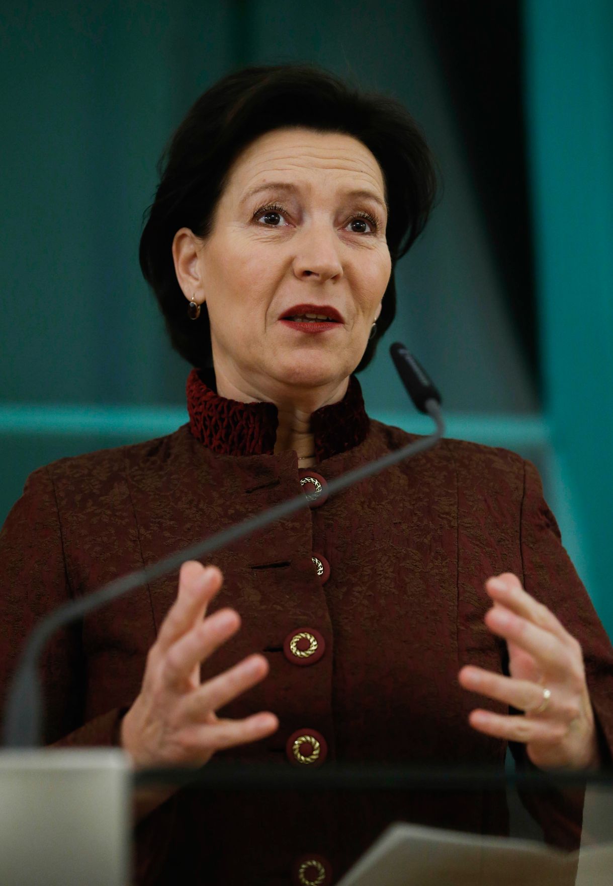 Am 3. Dezember 2013 hielt Bundesministerin Gabriele Heinisch-Hosek (im Bild) eine Rede beim Festakt anl&auml;sslich der Aufl&ouml;sung unabh&auml;niger Verwaltungsbeh&ouml;rden, nach der Verwaltungsgerichtsbarkeitsnovelle 2012.