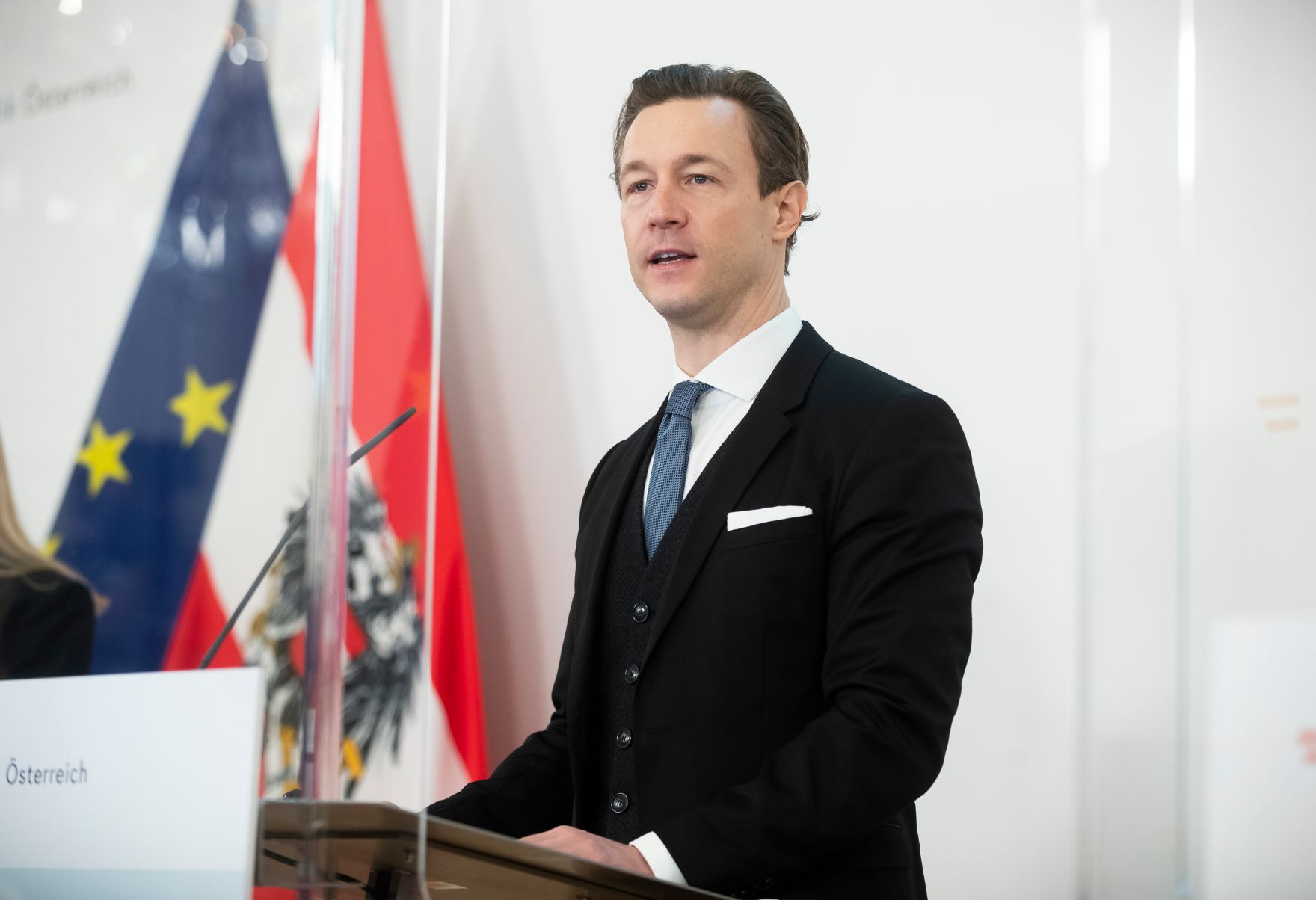 Am 23. Februar 2021 fand eine Pressekonferenz zur aktuellen Lage am Arbeitsmarkt statt. Im Bild Bundesminister Gernot Bl&uuml;mel.