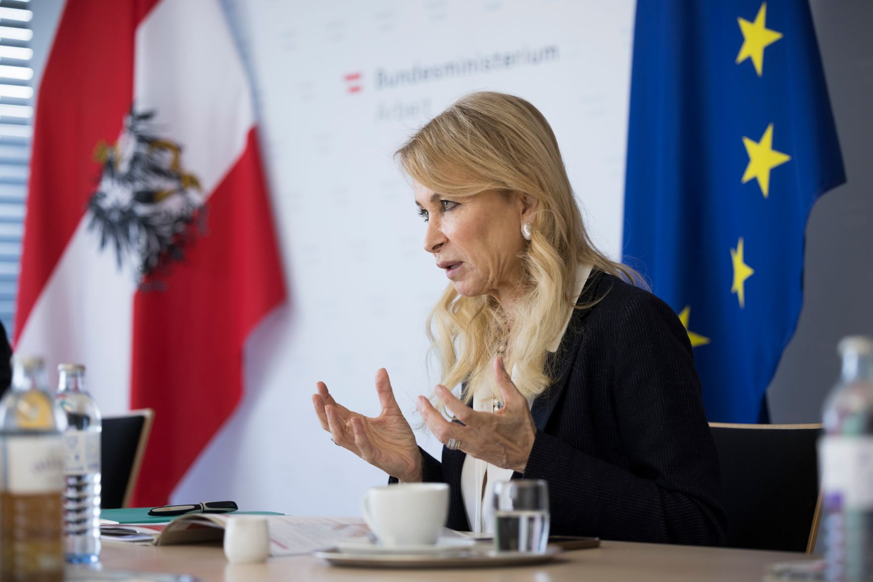 Am 20. April 2021 nahm Bundesminister Martin Kocher gemeinsam mit Antonella Mei-Pochtler (im Bild) an einer Videokonferenz zum ThinkTable "Neue Arbeitswelten in digitale Gesundheitsberufe und Pflege" teil.