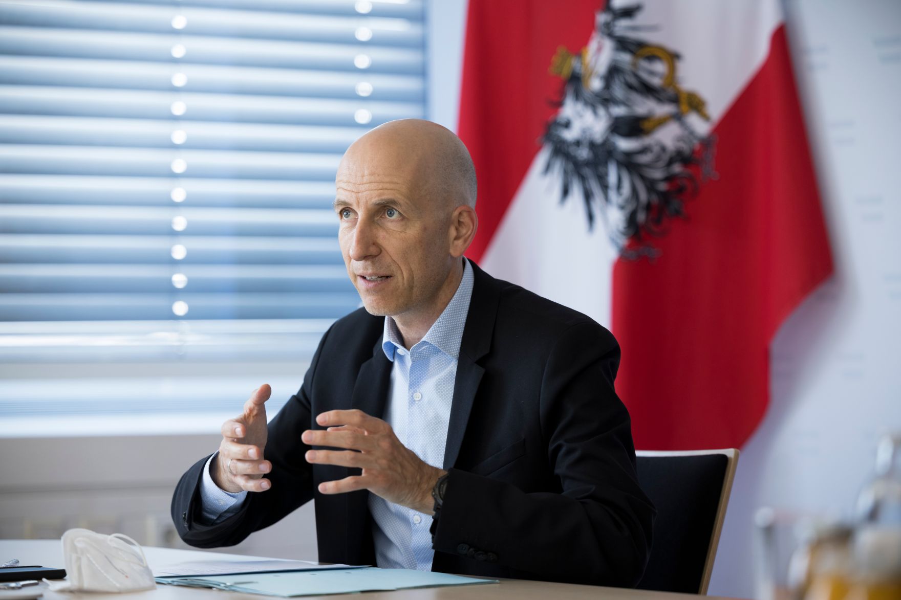 Am 20. April 2021 nahm Bundesminister Martin Kocher (im Bild) gemeinsam mit Antonella Mei-Pochtler an einer Videokonferenz zum ThinkTable "Neue Arbeitswelten in digitale Gesundheitsberufe und Pflege" teil.