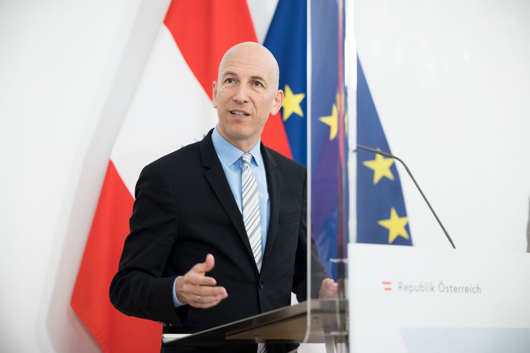 Am 27. April 2021 fand eine Pressekonferenz zur aktuellen Lage am Arbeitsmarkt statt. Im Bild Bundesminister Martin Kocher.