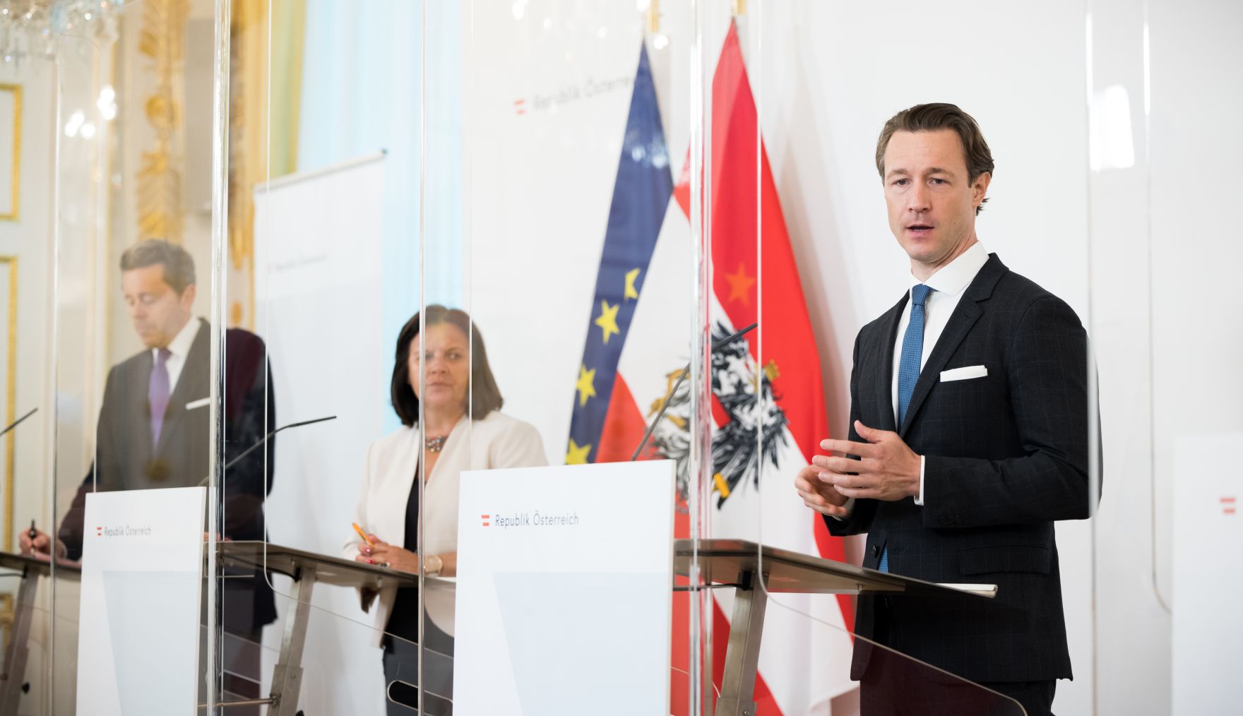 Am 6. Juni 2021 2021 fand der Sozialpartnergipfel statt. Im Bild (v.l.n.r.) der Pr&auml;sident der Wirtschaftskammer &Ouml;sterreich Harald Mahrer, Bundesarbeitskammer-Pr&auml;sidentin Renate Anderl und Bundesminister Gernot Bl&uuml;mel.
