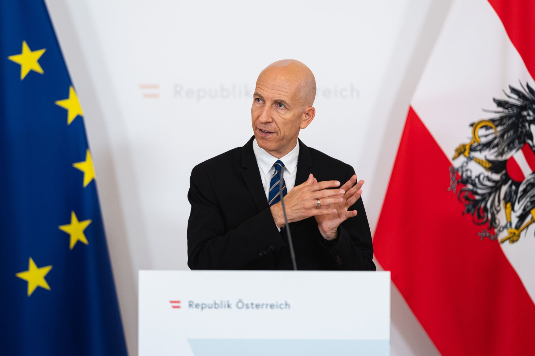 Am 22. Juni 2021 fand eine Pressekonferenz zur aktuellen Lage am Arbeitsmarkt statt. Im Bild Bundesminister Martin Kocher.