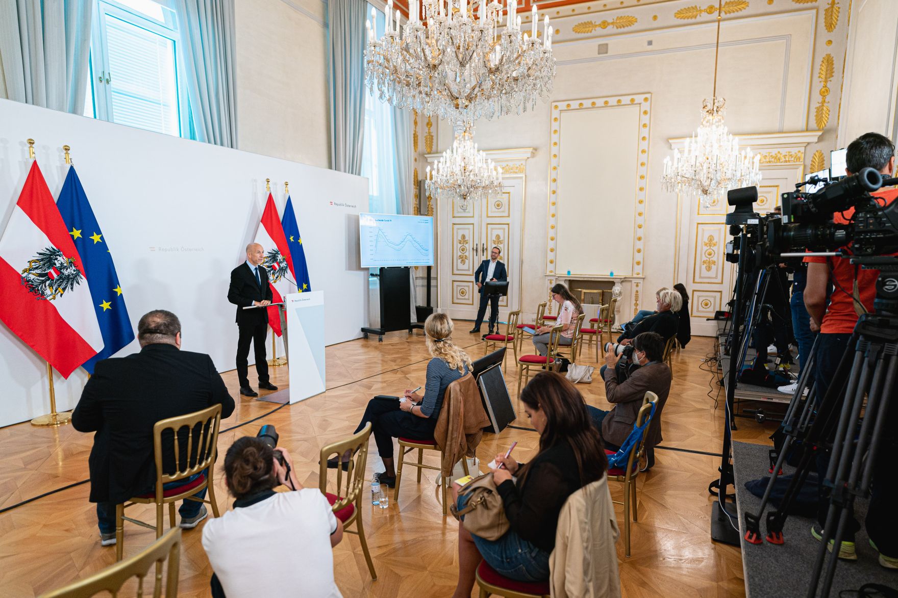 Am 2. August 2021 fand eine Pressekonferenz zur aktuellen Lage am Arbeitsmarkt statt. Im Bild Bundesminister Martin Kocher.