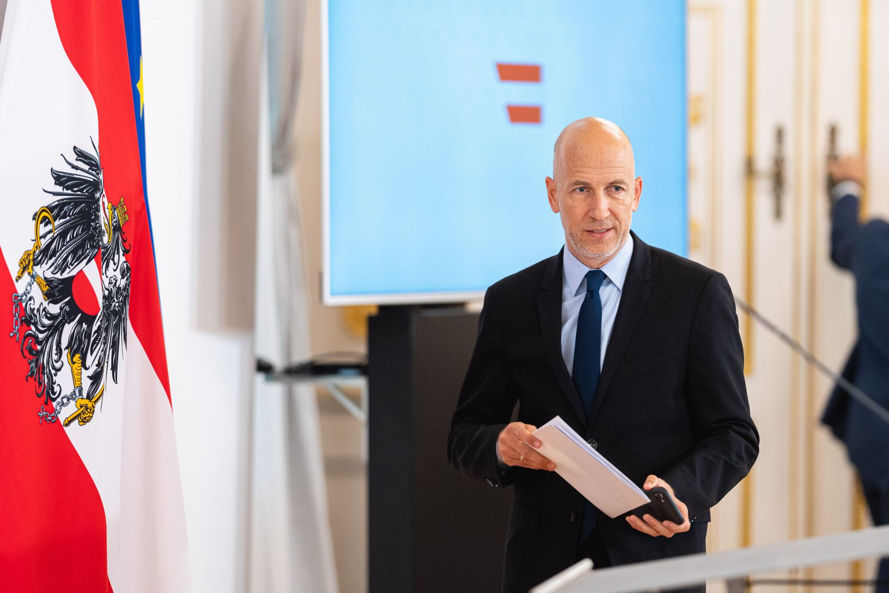 Am 2. August 2021 fand eine Pressekonferenz zur aktuellen Lage am Arbeitsmarkt statt. Im Bild Bundesminister Martin Kocher.