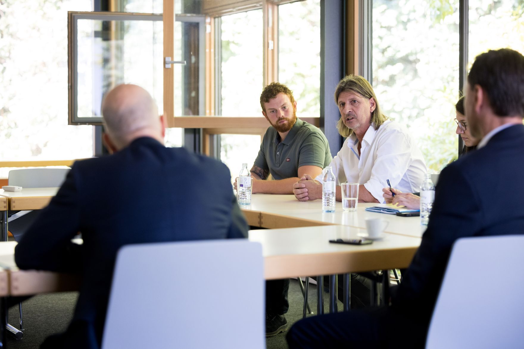 Am 6. September 2021 besuchte Bundesminister Martin Kocher (l.) im Rahmen seines Bundesl&auml;ndertags in der Steiermark die Gaulhofer Industrieholding.