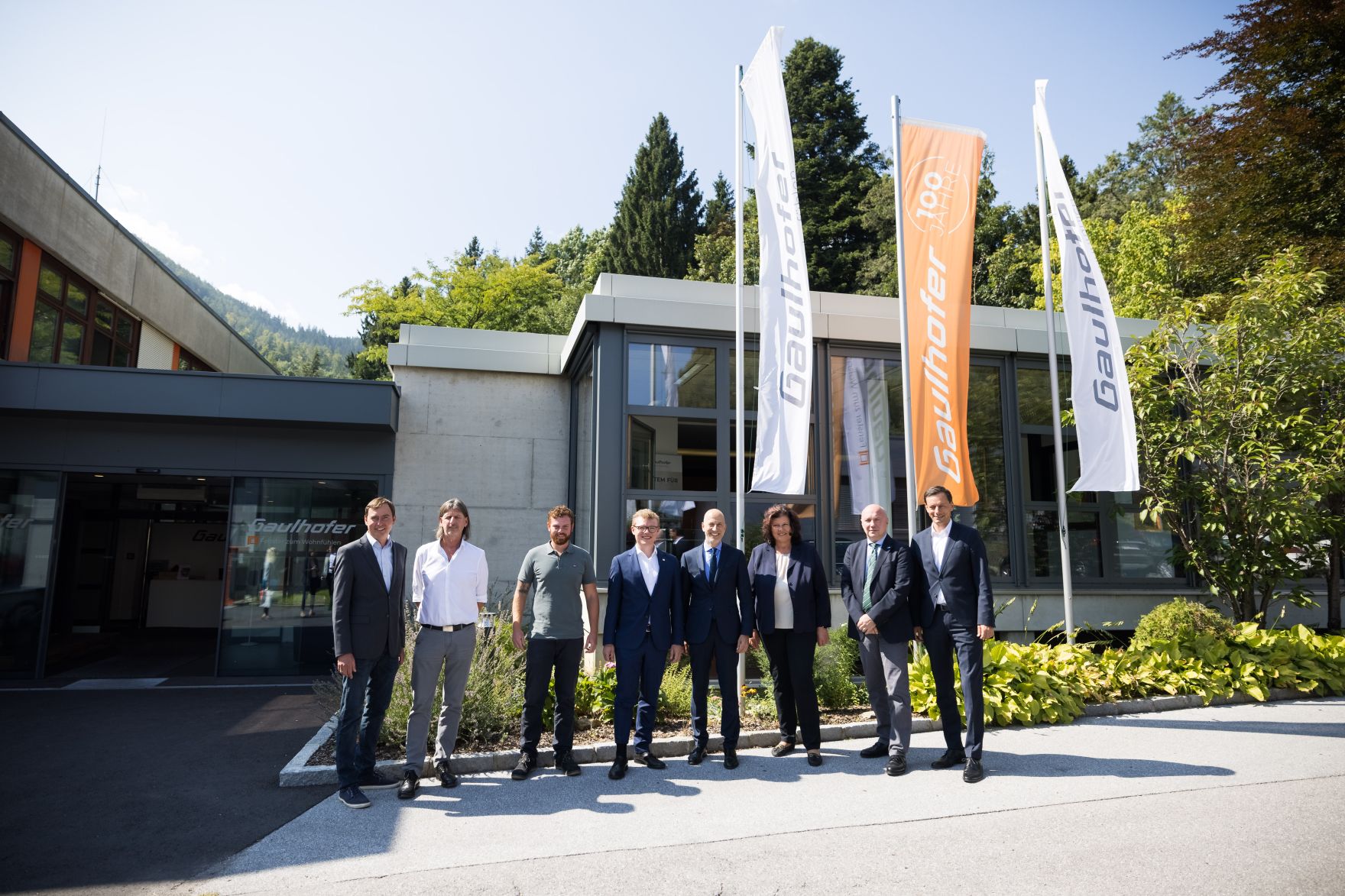 Am 6. September 2021 besuchte Bundesminister Martin Kocher (m.r.) im Rahmen seines Bundesl&auml;ndertags in der Steiermark die Gaulhofer Industrieholding.
