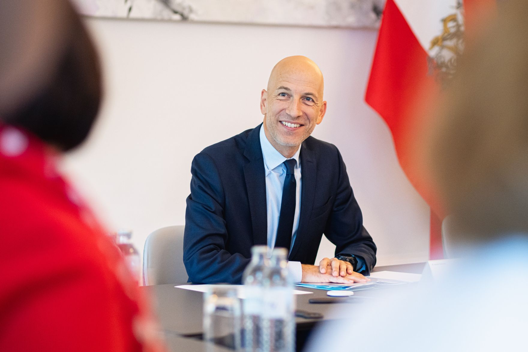 Am 10. September 2021 nahm Bundesminister Martin Kocher (im Bild) am Inklusionsgipfel im Bundeskanzleramt teil.