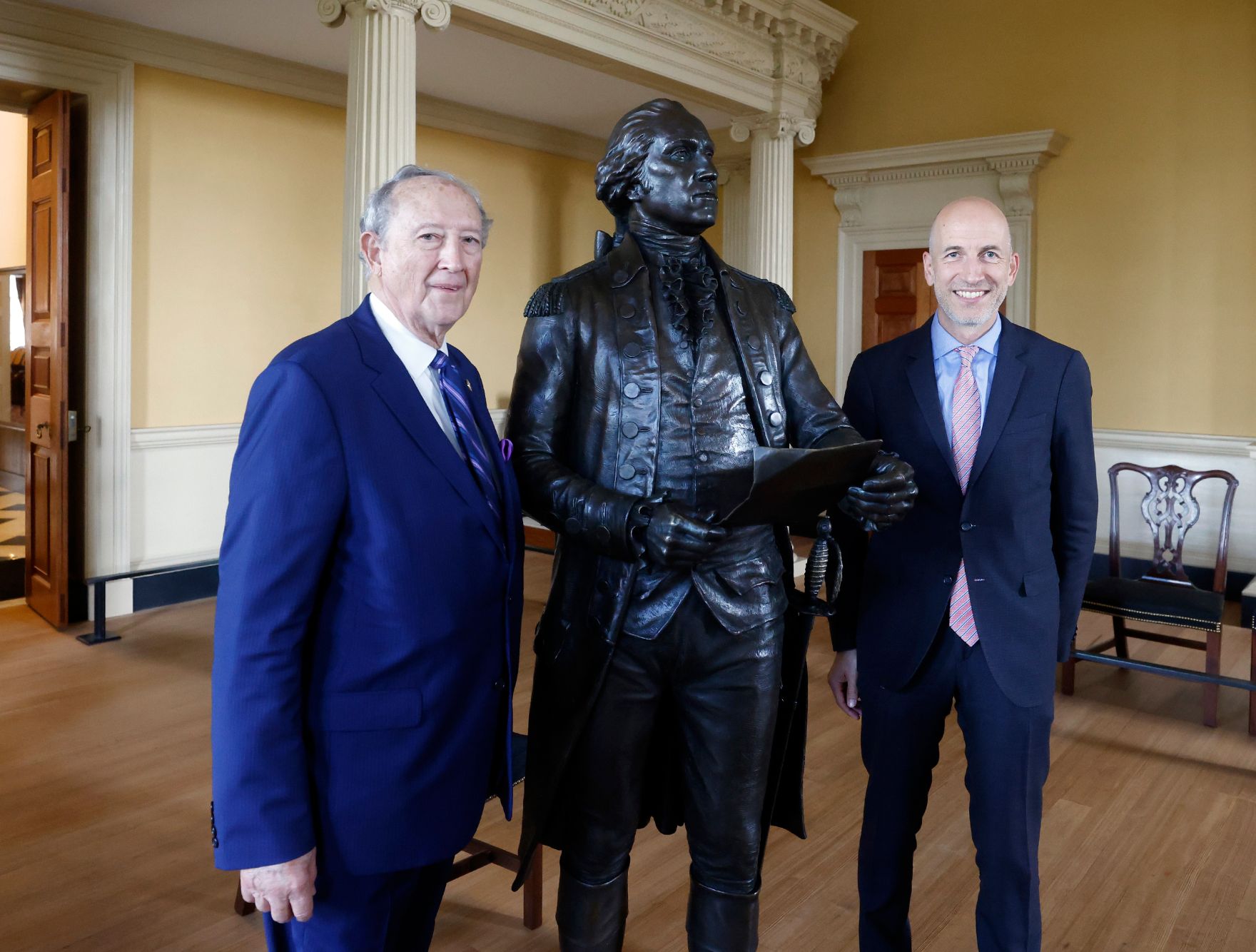 Am 18. Oktober 2021 reiste Bundesminister Martin Kocher (r.) zu einem mehrt&auml;gigen Arbeitsbesuch nach Washington. Im Bild mit dem Secretary of State von Maryland John Wobensmith (l.).