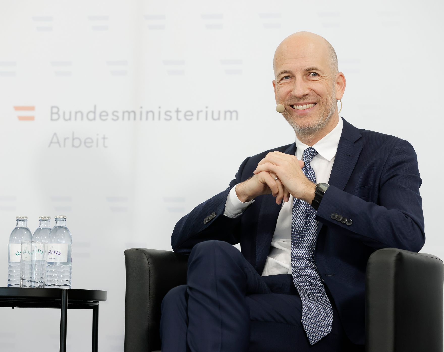 Am 16. November 2021 lud Bundesminister Martin Kocher zu einer &Ouml;konomenrunde im Bundesministerium f&uuml;r Arbeit ein.