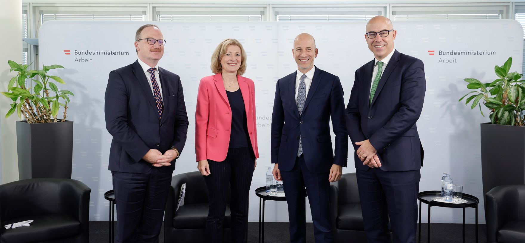 Am 16. November 2021 lud Bundesminister Martin Kocher zu einer &Ouml;konomenrunde im Bundesministerium f&uuml;r Arbeit ein.