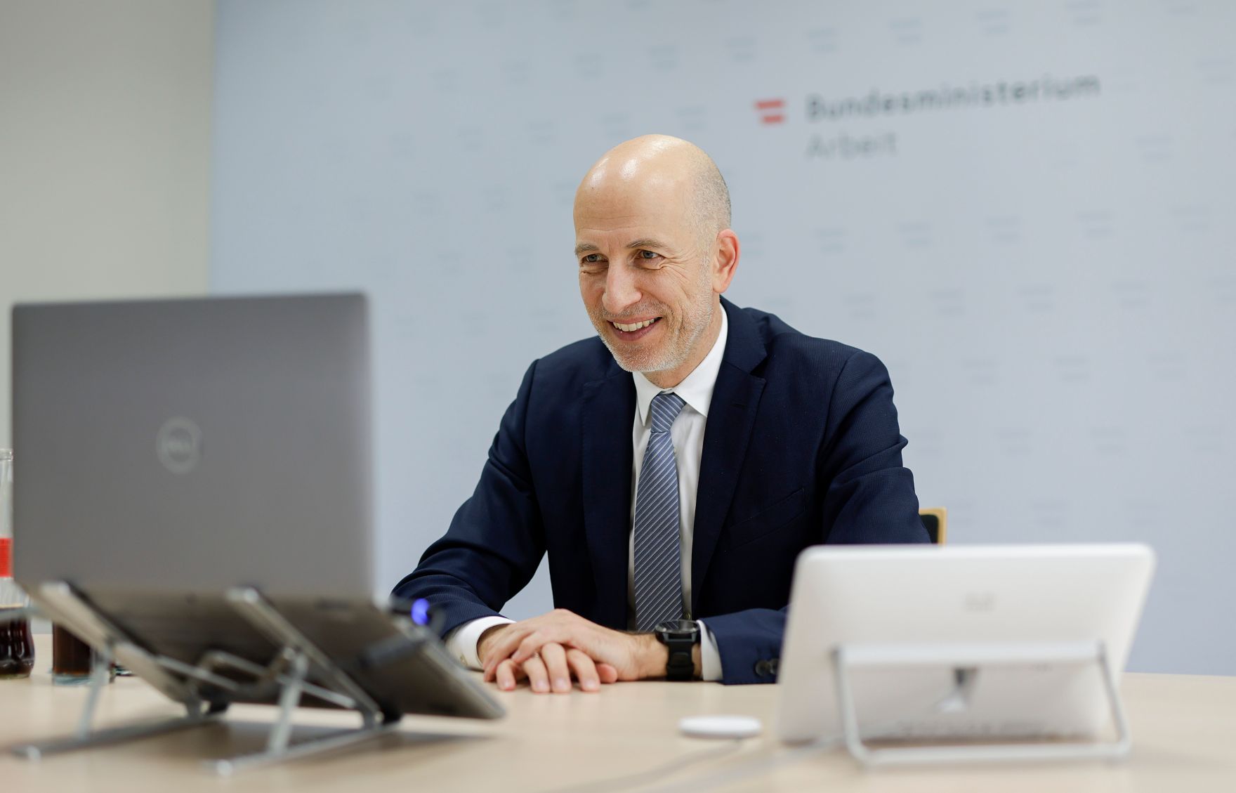 Am 24. J&auml;nner 2022 nahm Bundesminister Martin Kocher an einer Videokonferenz teil.