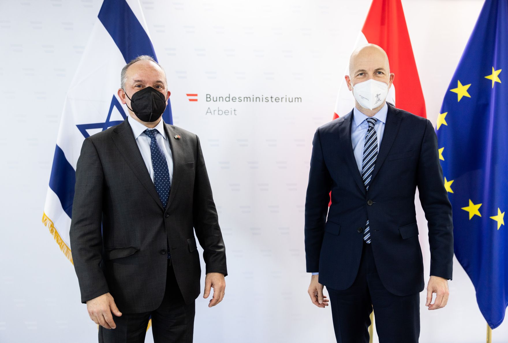 Am 09. Februar 2022 empfing Bundesminister Martin Kocher (r.) den Israelischen Botschafter Mordechai Rodgold (l.) zu einem Arbeitsgespr&auml;ch.