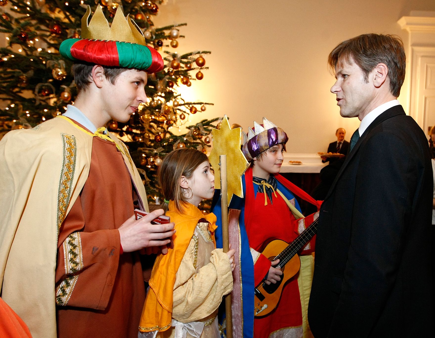 Am 30. Dezember 2009 empfing Staatssekret&auml;r Josef Ostermayer die Sternsinger der Pfarre Krim aus Wien im Bundeskanzleramt.