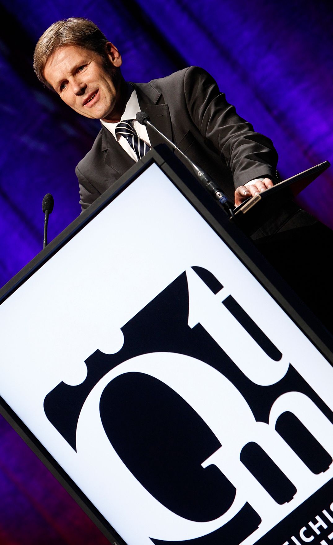 Am 27. September 2011 verlieh Medienstaatssekret&auml;r Josef Ostermayer den Alfred-Worm-Preis in der Wiener Stadthalle.