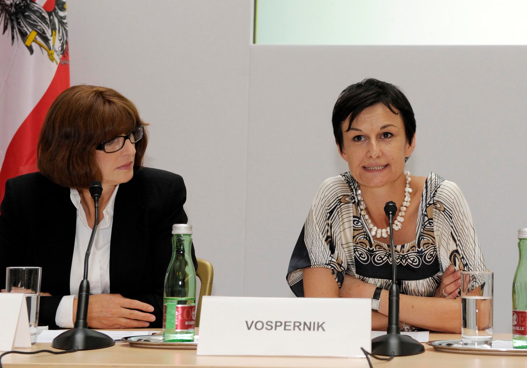 Am 14. September 2011 fand das Mediensymposium &Ouml;sterreich-China in Wien statt. Im Bild (l.) Margaretha Kopeinig (Moderation) und (r.) Cornelia Vospernik (ORF).
