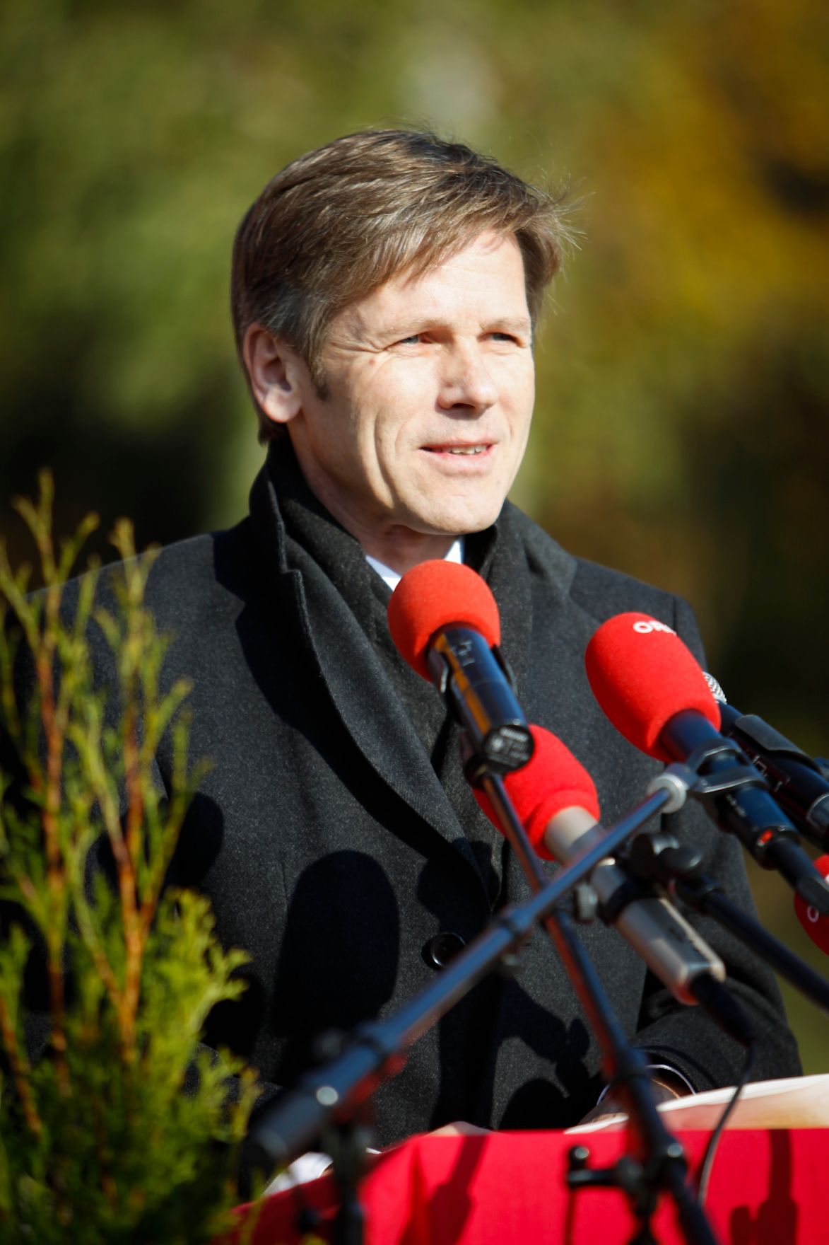 Am 12. November 2011 sprach Staatssekret&auml;r Josef Ostermayer bei der Roma Gedenkveranstaltung in Lackenbach.