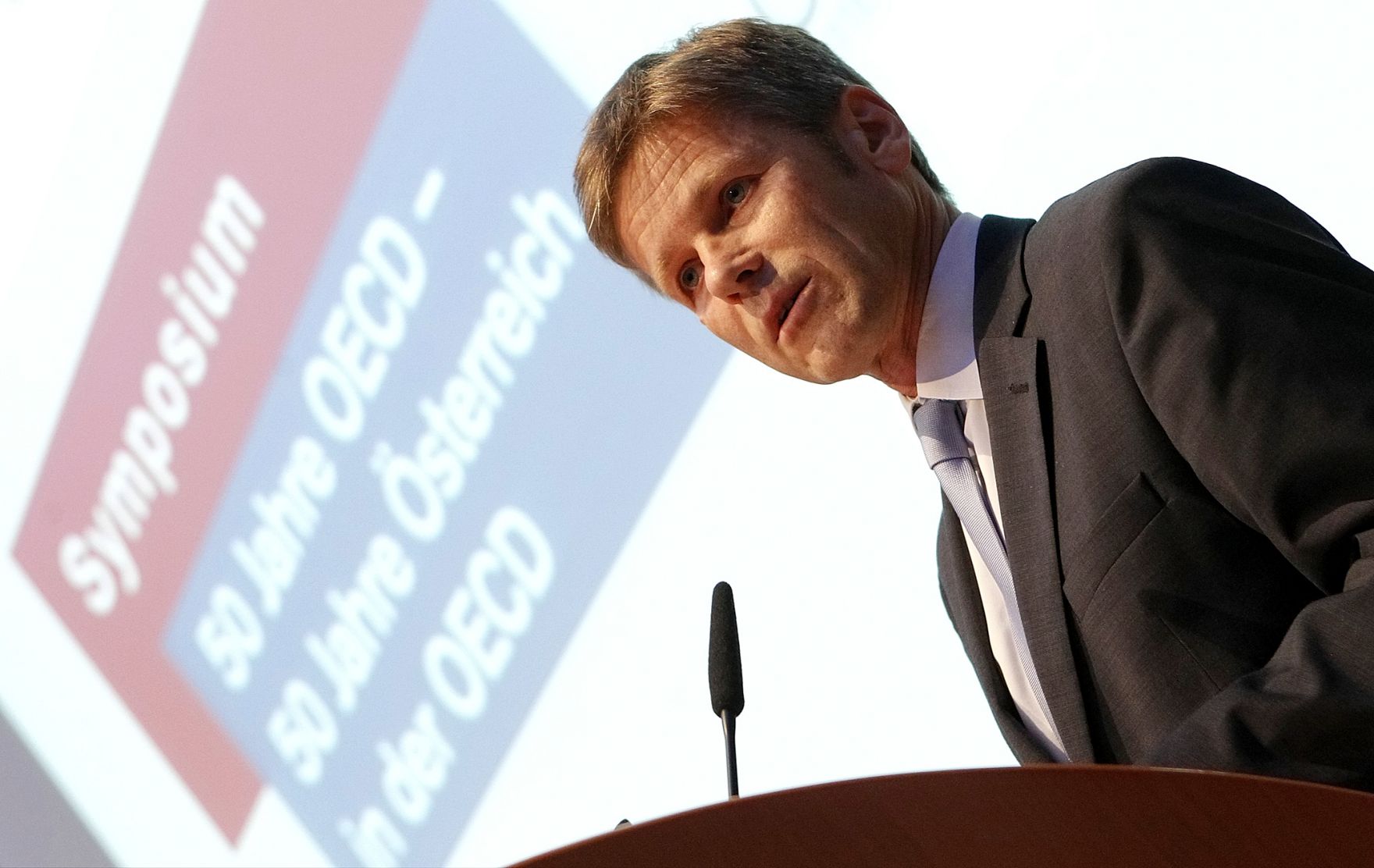 Am 11. Juni hielt Staatsekret&auml;r Josef Ostermayer in Vertretung des Bundeskanzlers Begr&uuml;&szlig;ungsworte beim Symposium 50 Jahre OECD - 50 Jahre &Ouml;sterreich in der OECD in der Nationalbank.