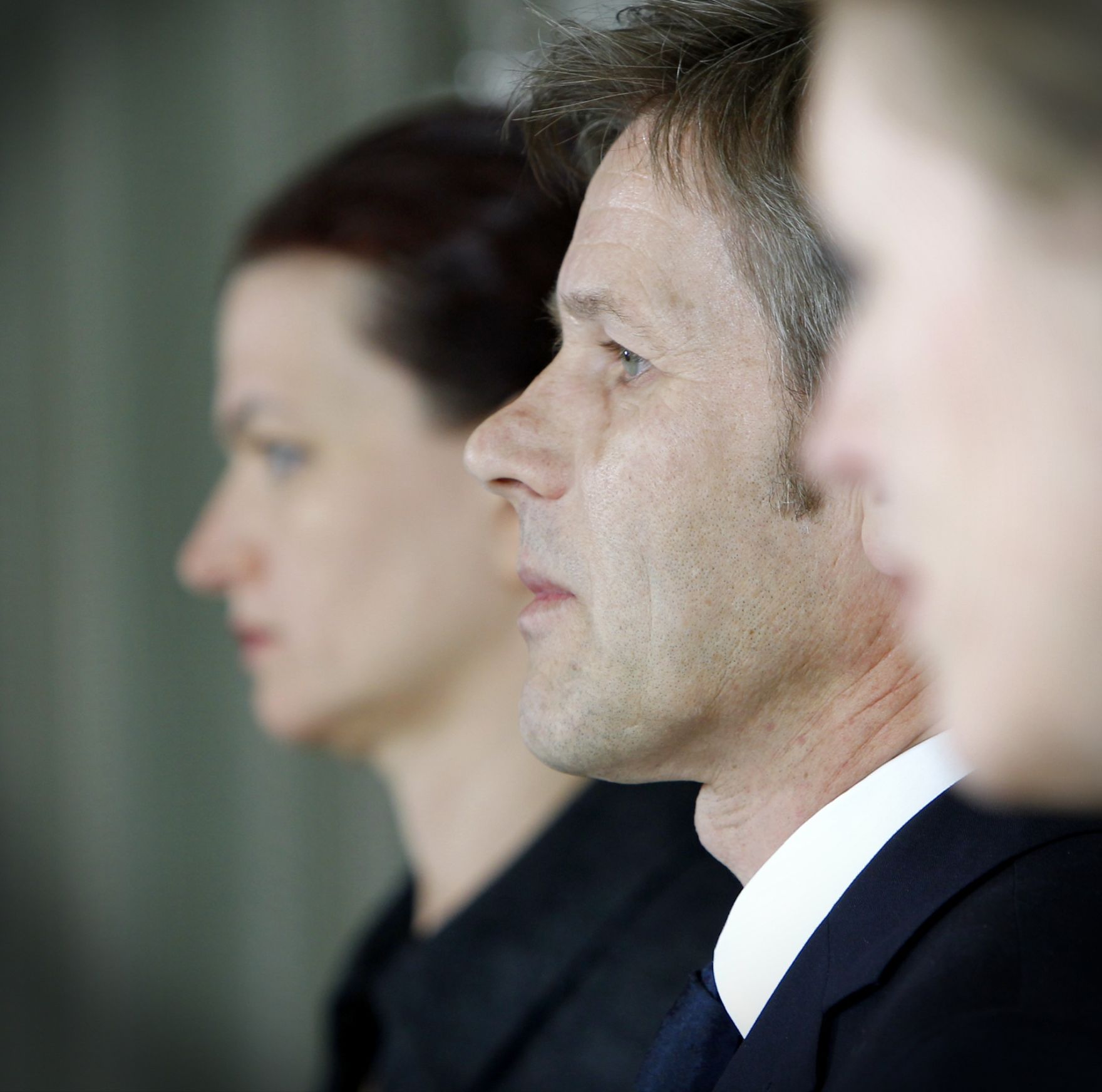 Am 21. M&auml;rz 2012 pr&auml;sentierte Staatssekret&auml;r Josef Ostermayer (m.) mit Vorsitzender des Beirates f&uuml;r Baukultur Prof. Bettina G&ouml;tz (r.) und Autorin Renate Hammer (l.) den 2. &Ouml;sterreichischen Baukulturreport im Volksgarten Pavillion.