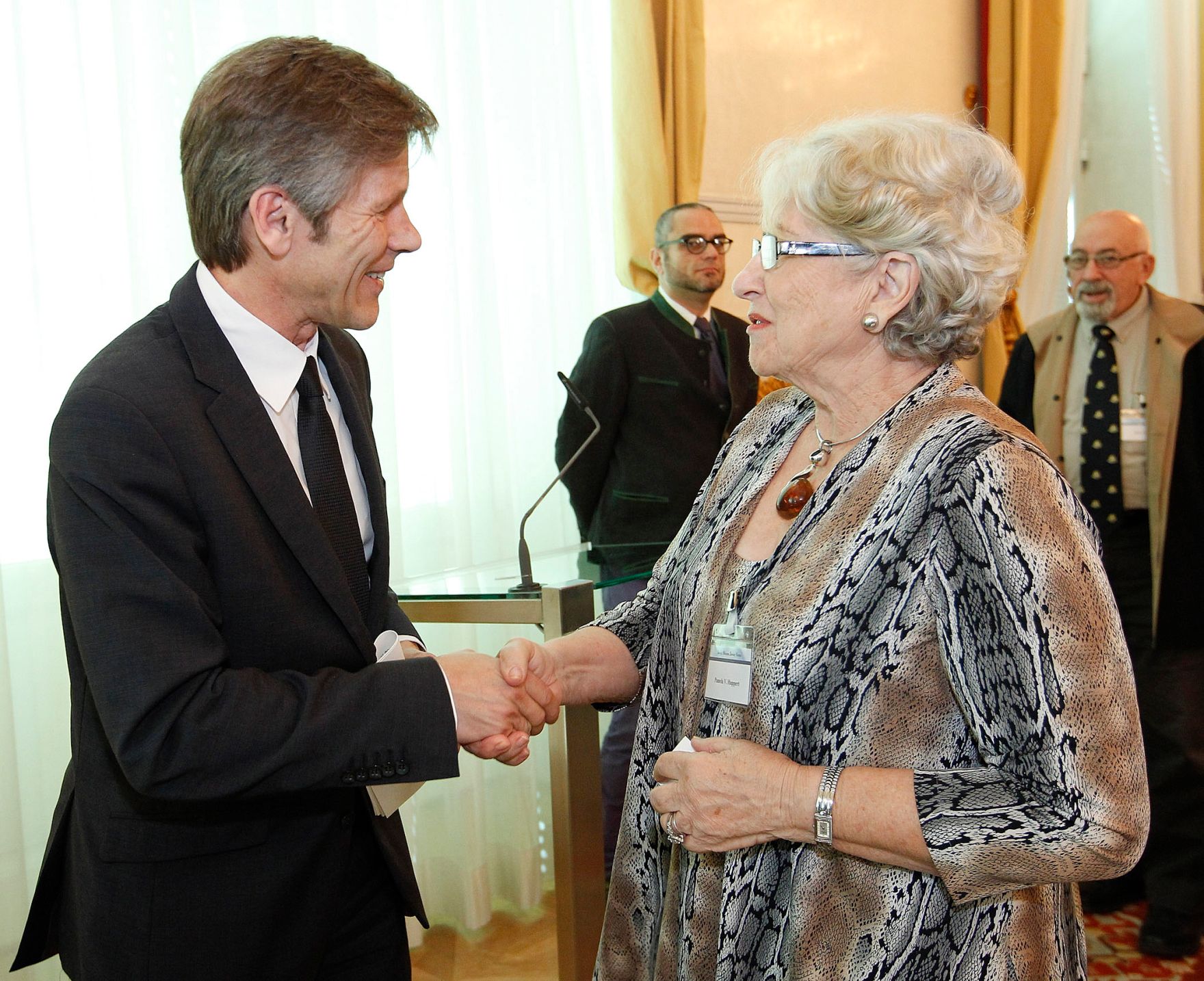 Am 25. April 2012 begr&uuml;&szlig;te Staatssekret&auml;r Josef Ostermayer Auslands&ouml;sterreicherInnen des Jewish Welcome Service im Bundeskanzleramt.