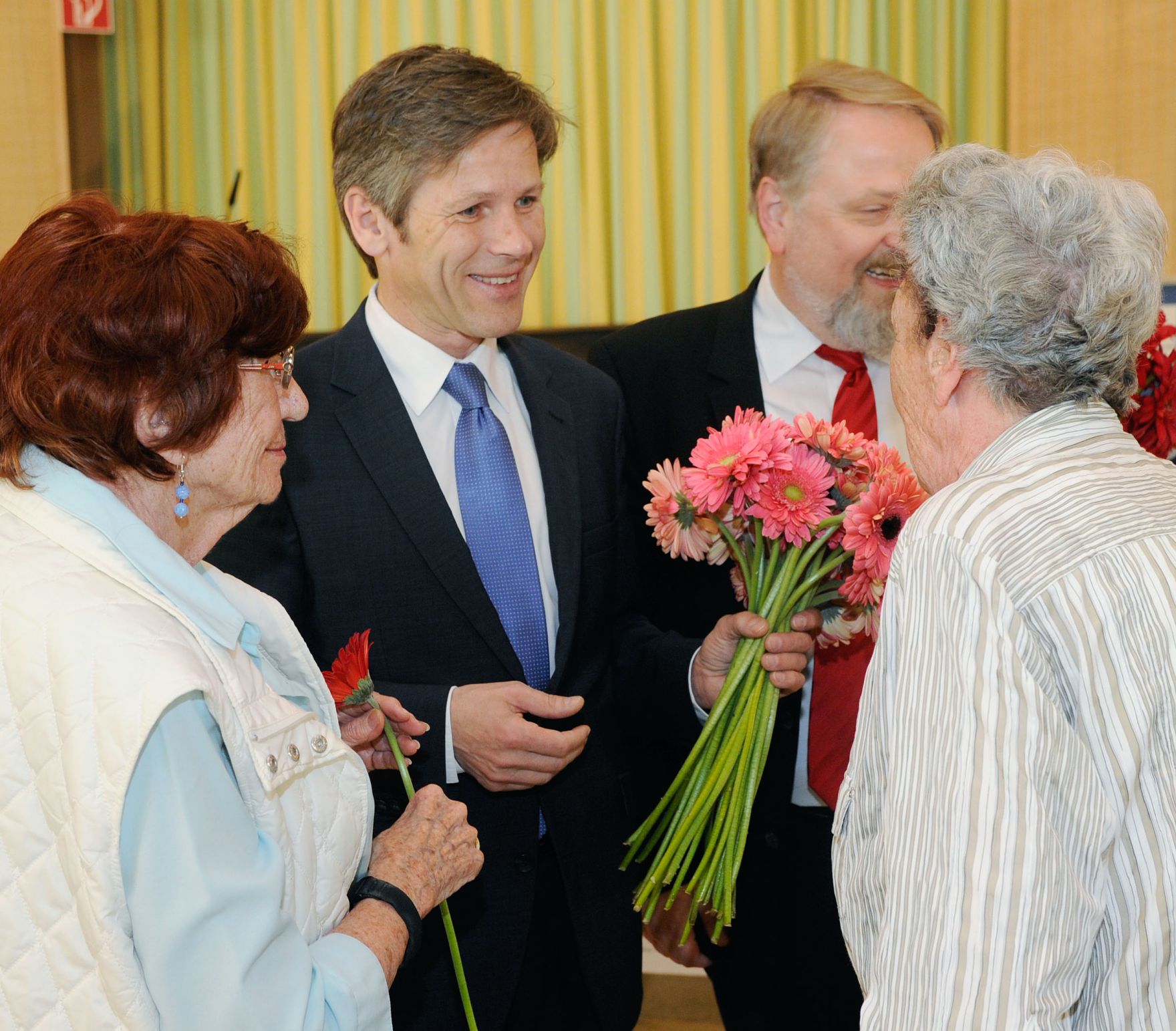 Am 26. April 2012 besuchte Staatssekret&auml;r Josef Ostermayer das Pensionistenwohnhaus Trazerberg.